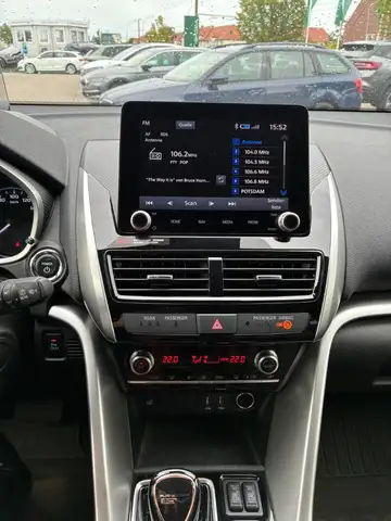 Mitsubishi Eclipse Cross view 26