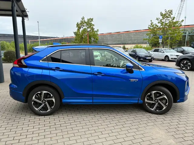 Mitsubishi Eclipse Cross view 17