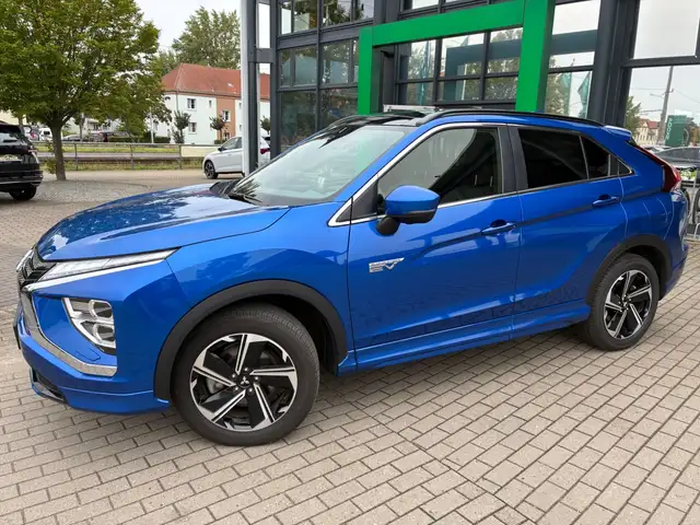 Mitsubishi Eclipse Cross view 3