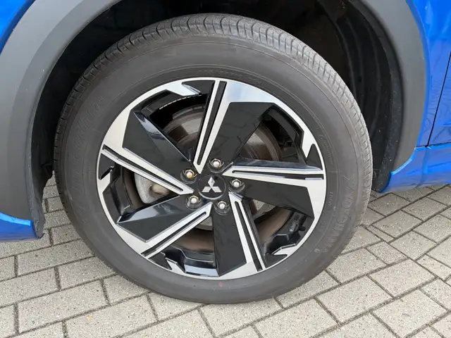 Mitsubishi Eclipse Cross view 20