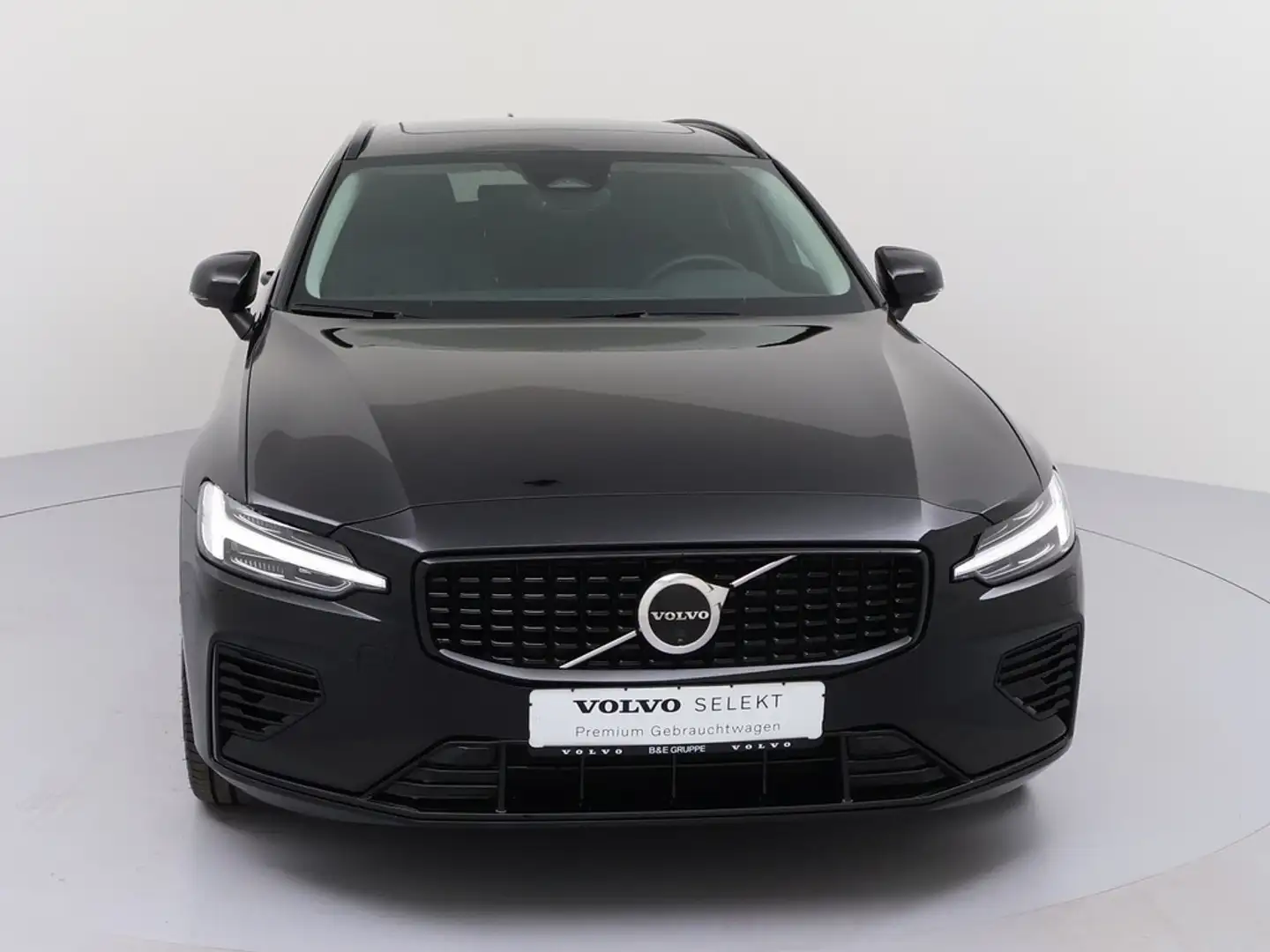 Volvo V60 T6 AWD Plus Dark Recharge Plug-In Hybrid *PANORAMA*AHK* Schwarz - 2