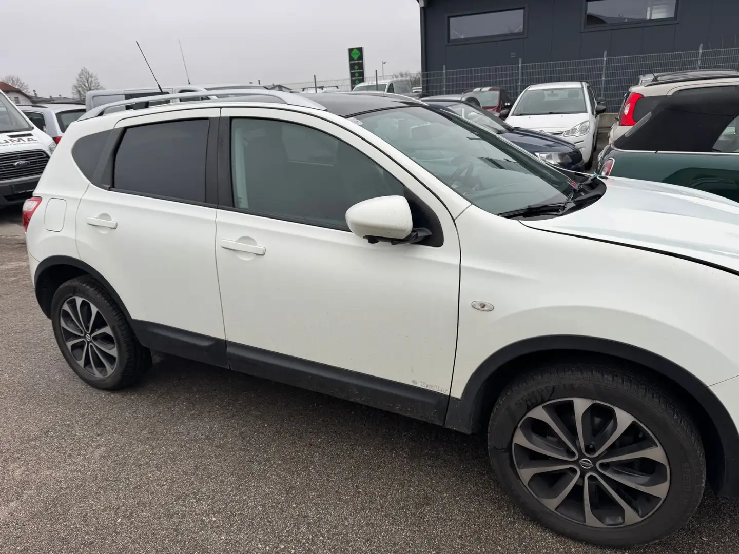 Nissan Qashqai Weiß - 1