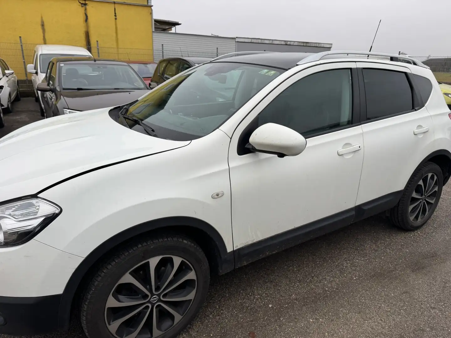 Nissan Qashqai Weiß - 2