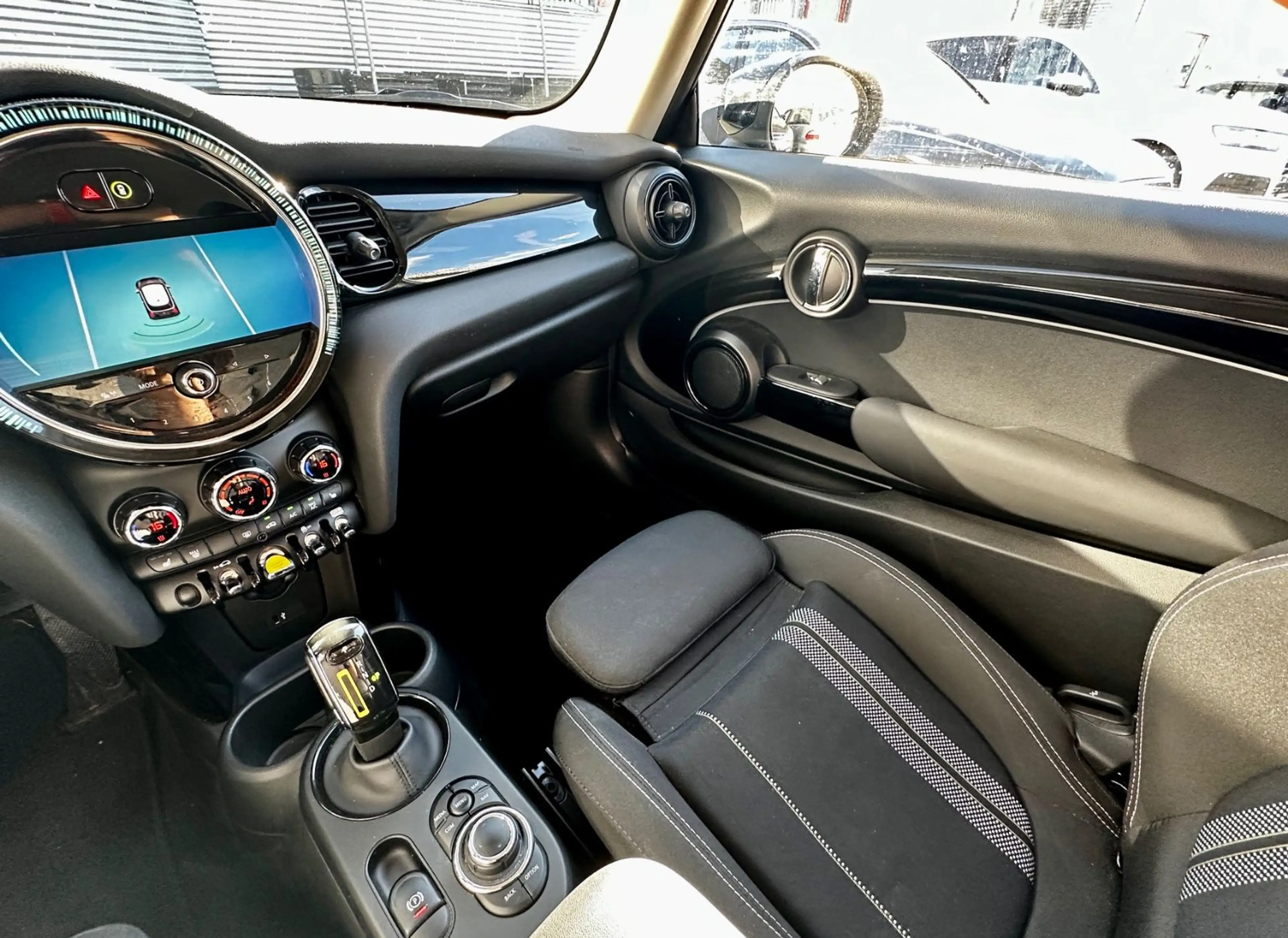 MINI Cooper SE Mini 3-trg. Cooper SE Essential Trim — photo 10