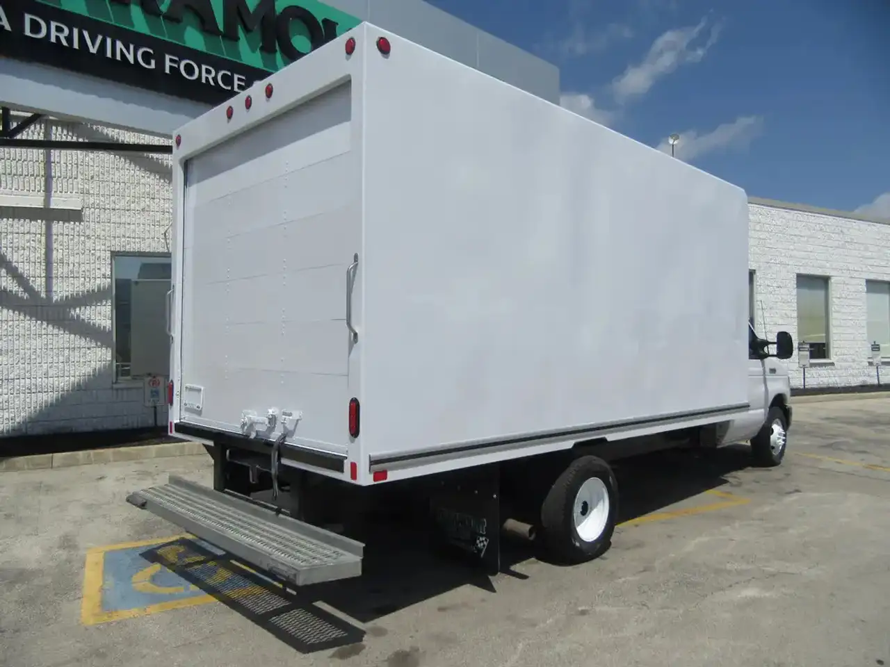 2024 Ford E-450