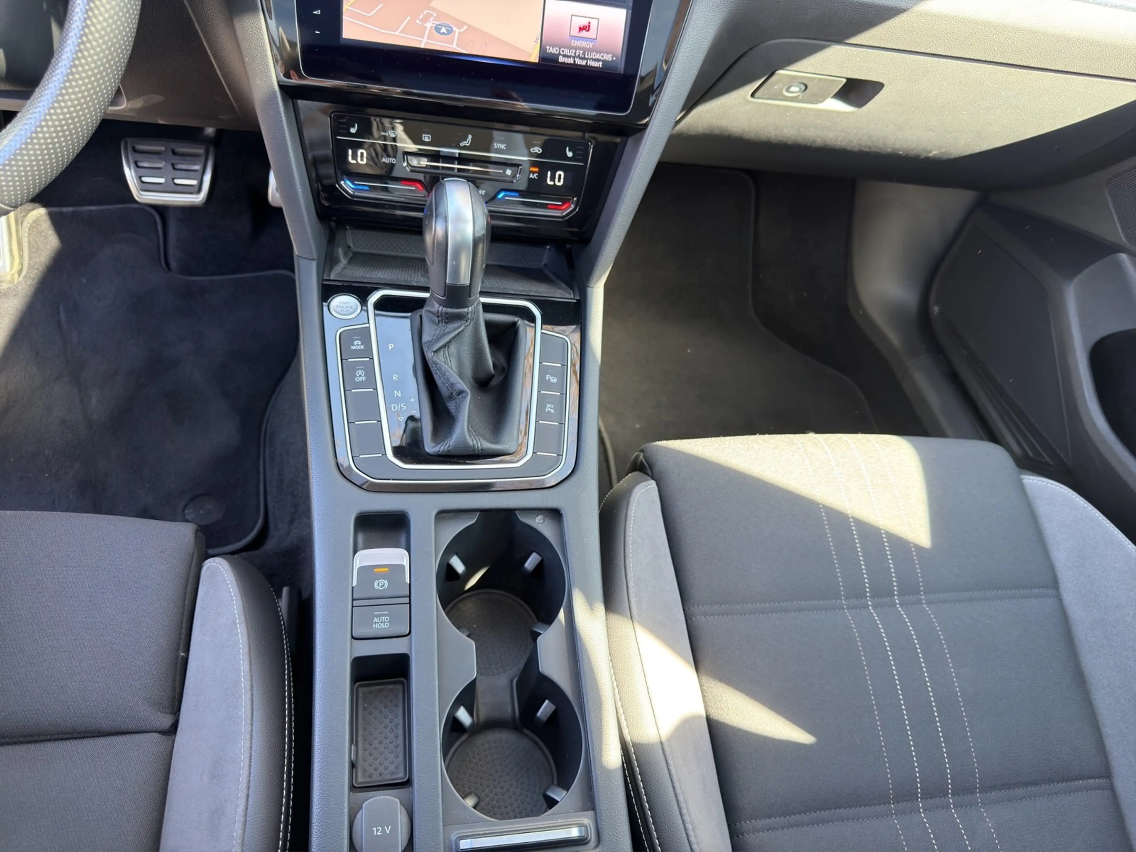 Volkswagen Passat Variant Alltrack 4Motion DCC Pano IQ.Light — photo 15