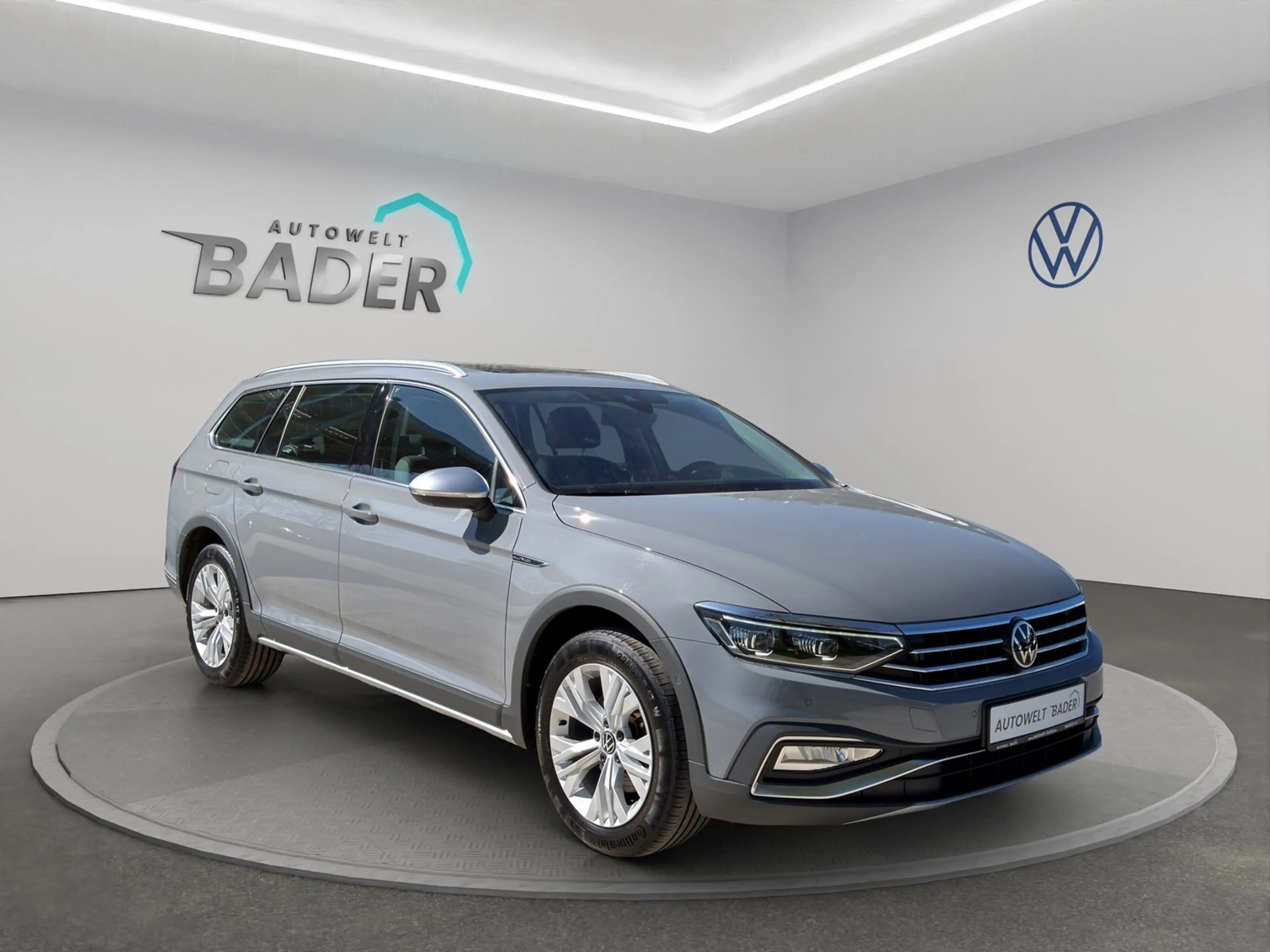 Volkswagen Passat Variant Alltrack 4Motion DCC Pano IQ.Light — photo 8