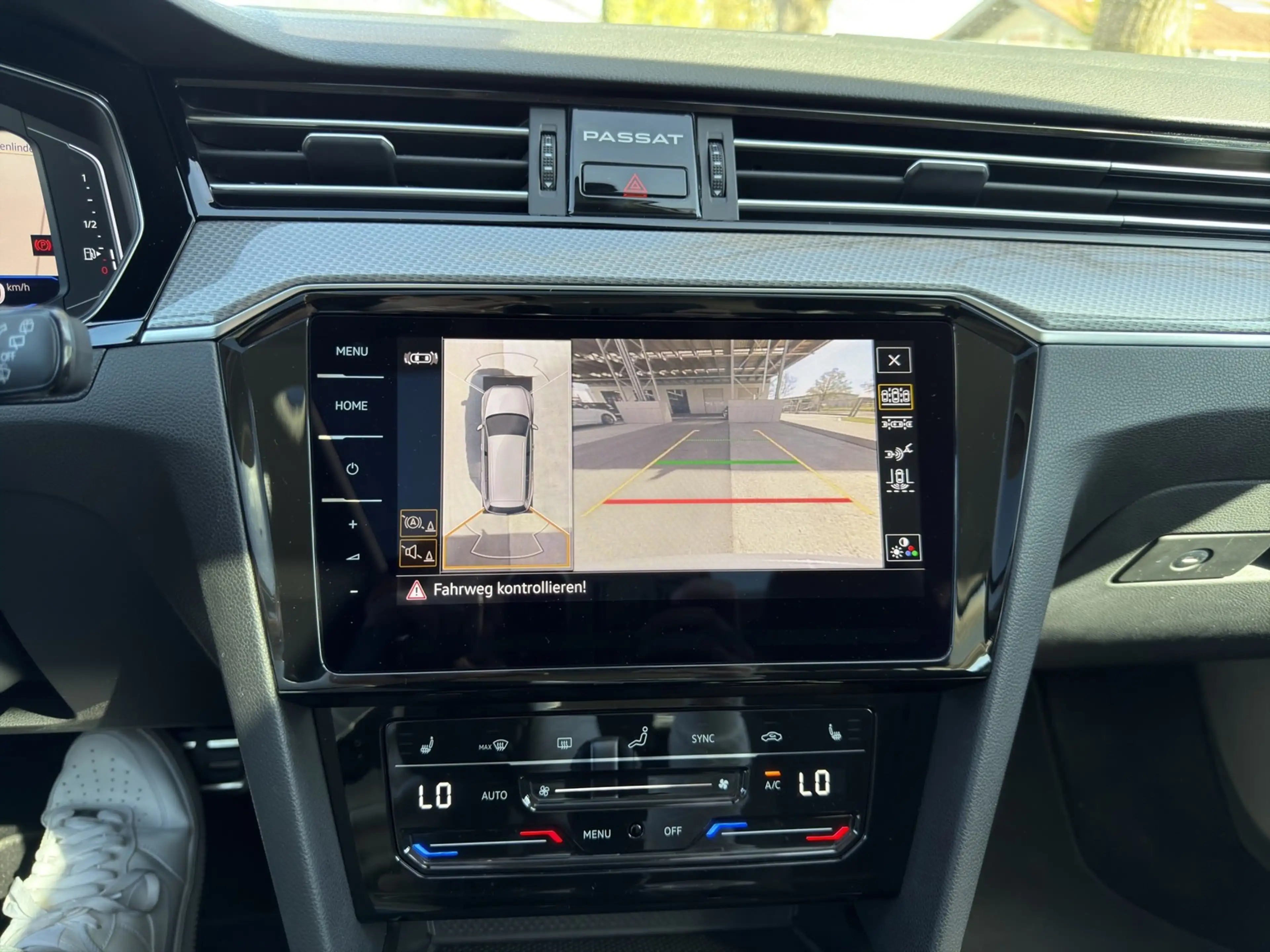 Volkswagen Passat Variant Alltrack 4Motion DCC Pano IQ.Light — photo 22