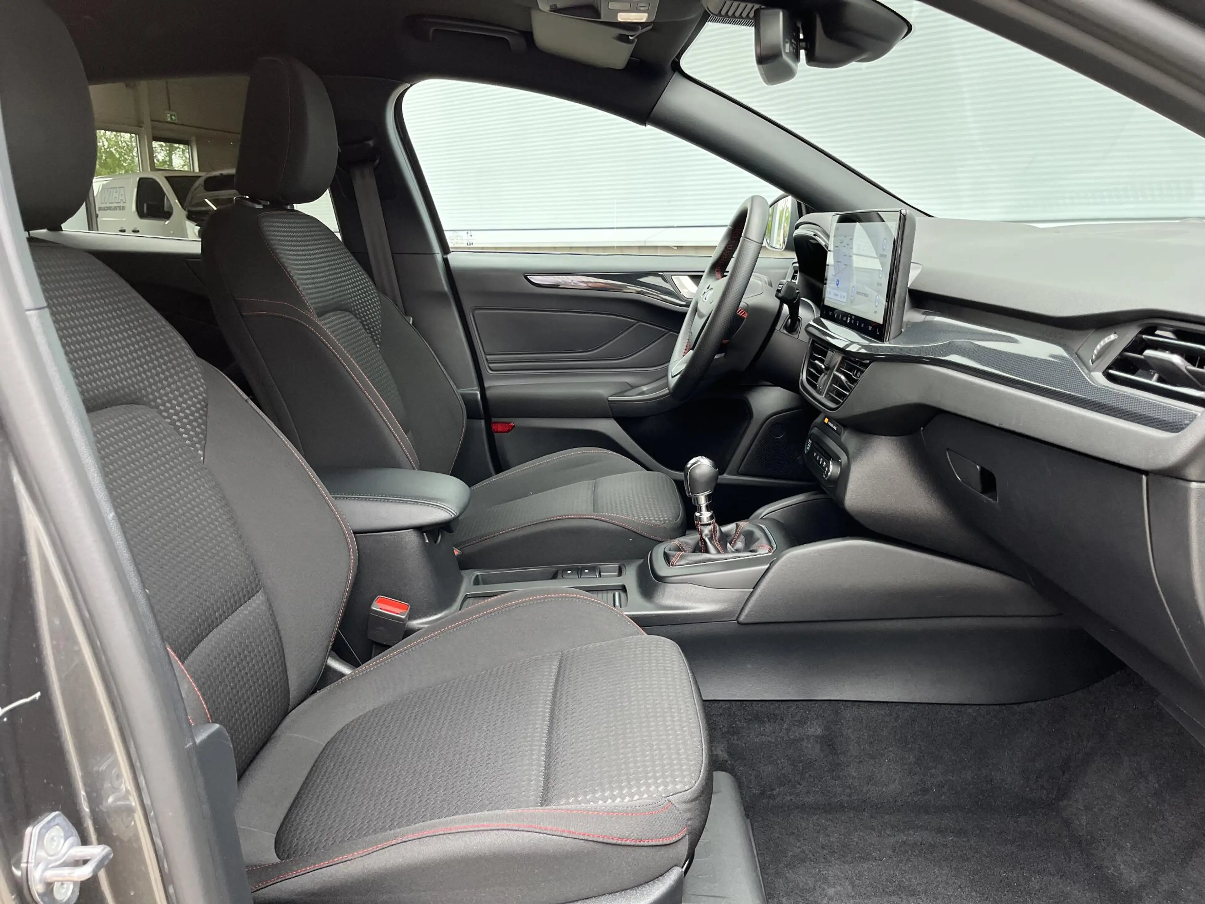 Ford Focus Wagon Hybrid 125 pk ST-Line | Navigatie | Camera | — photo 14