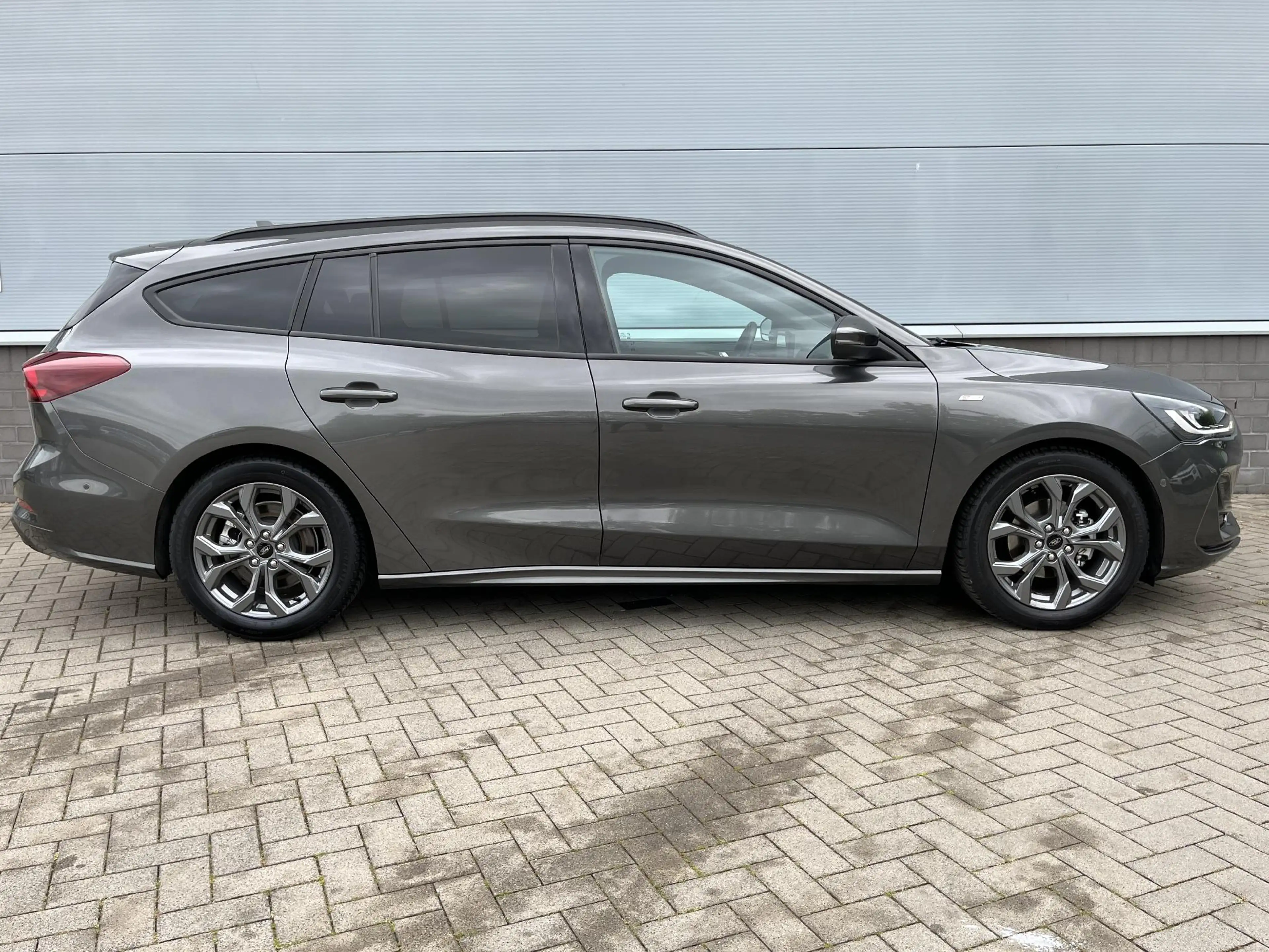 Ford Focus Wagon Hybrid 125 pk ST-Line | Navigatie | Camera | — photo 6