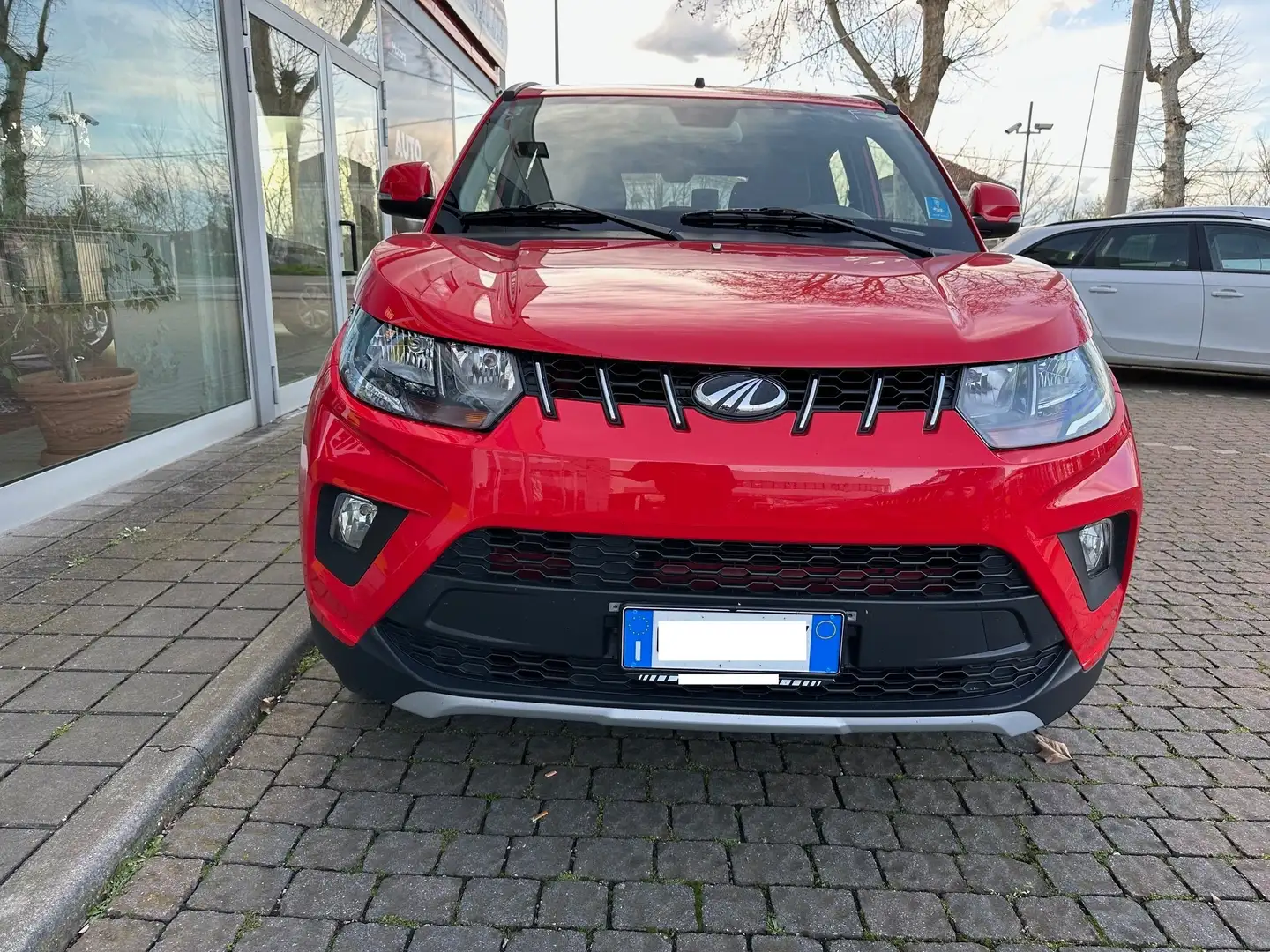 Mahindra KUV100 KUV100 1.2 K8 m-bifuel Piros - 2