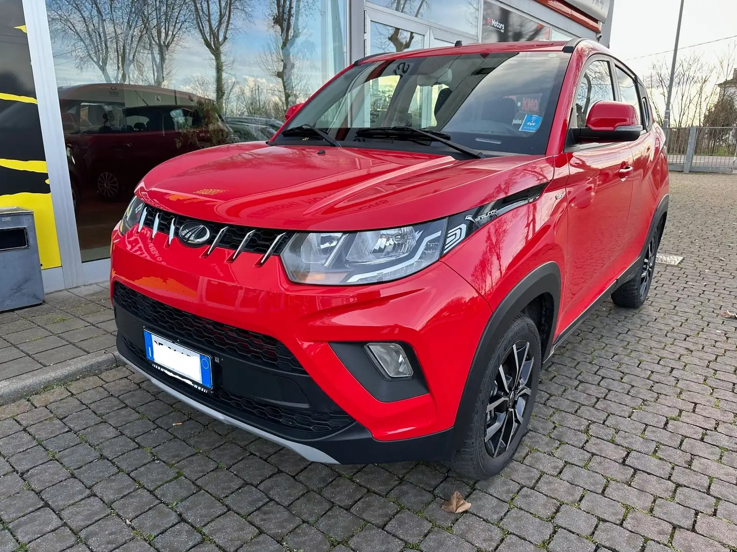 Mahindra KUV100 KUV100 1.2 K8 m-bifuel Piros - 1