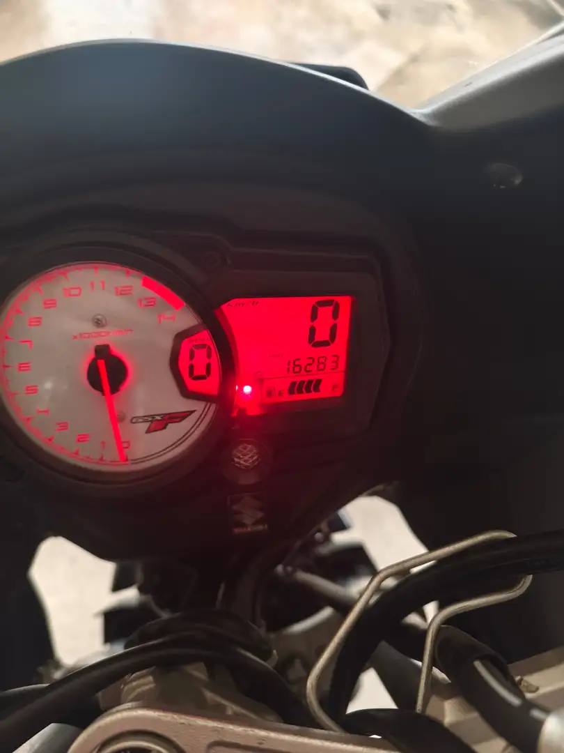 Suzuki GSF 650 Noir - 1