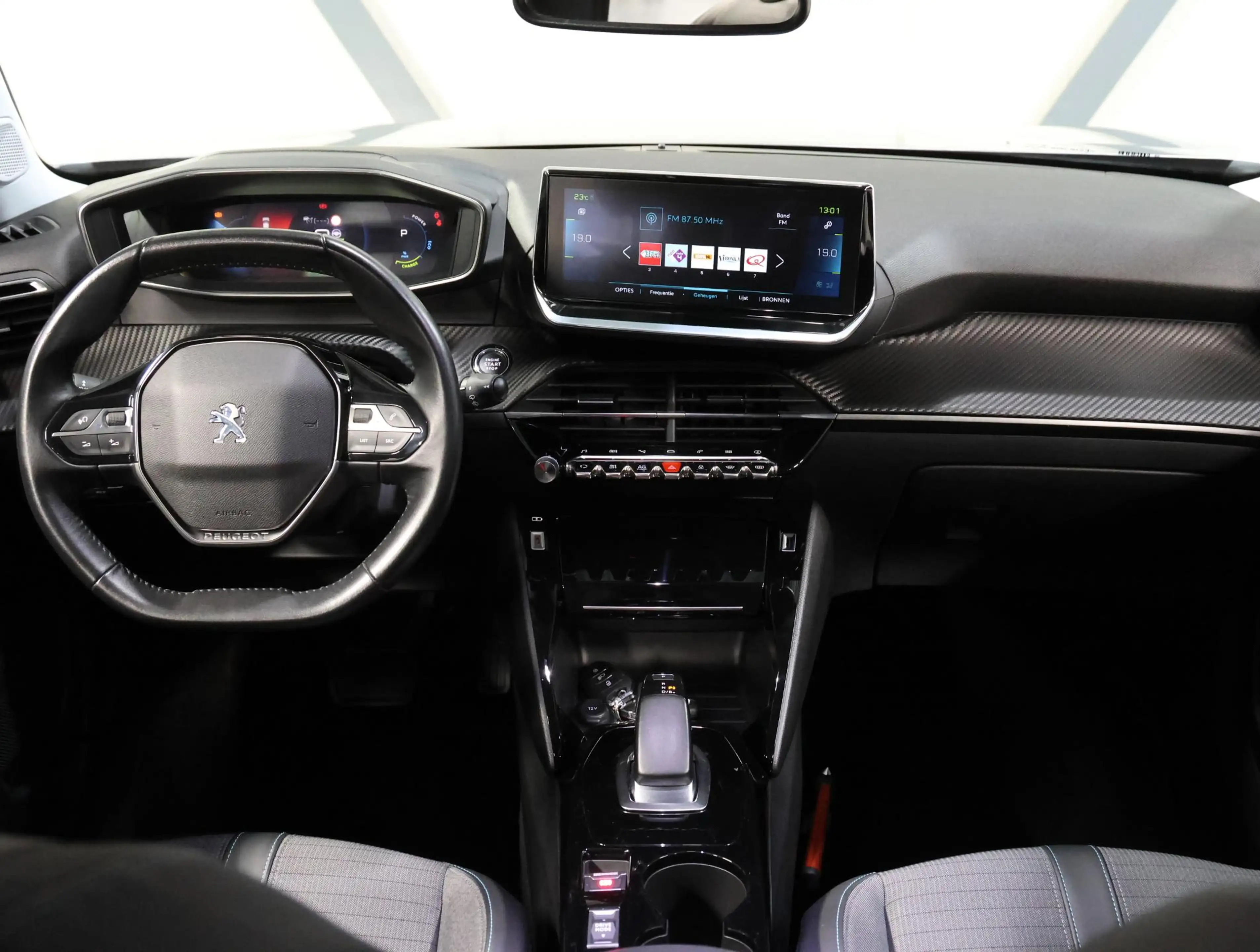 Peugeot e-2008 EV Blue Lease Allure 50 kWh 136PK | 1ste eigenaar — photo 13