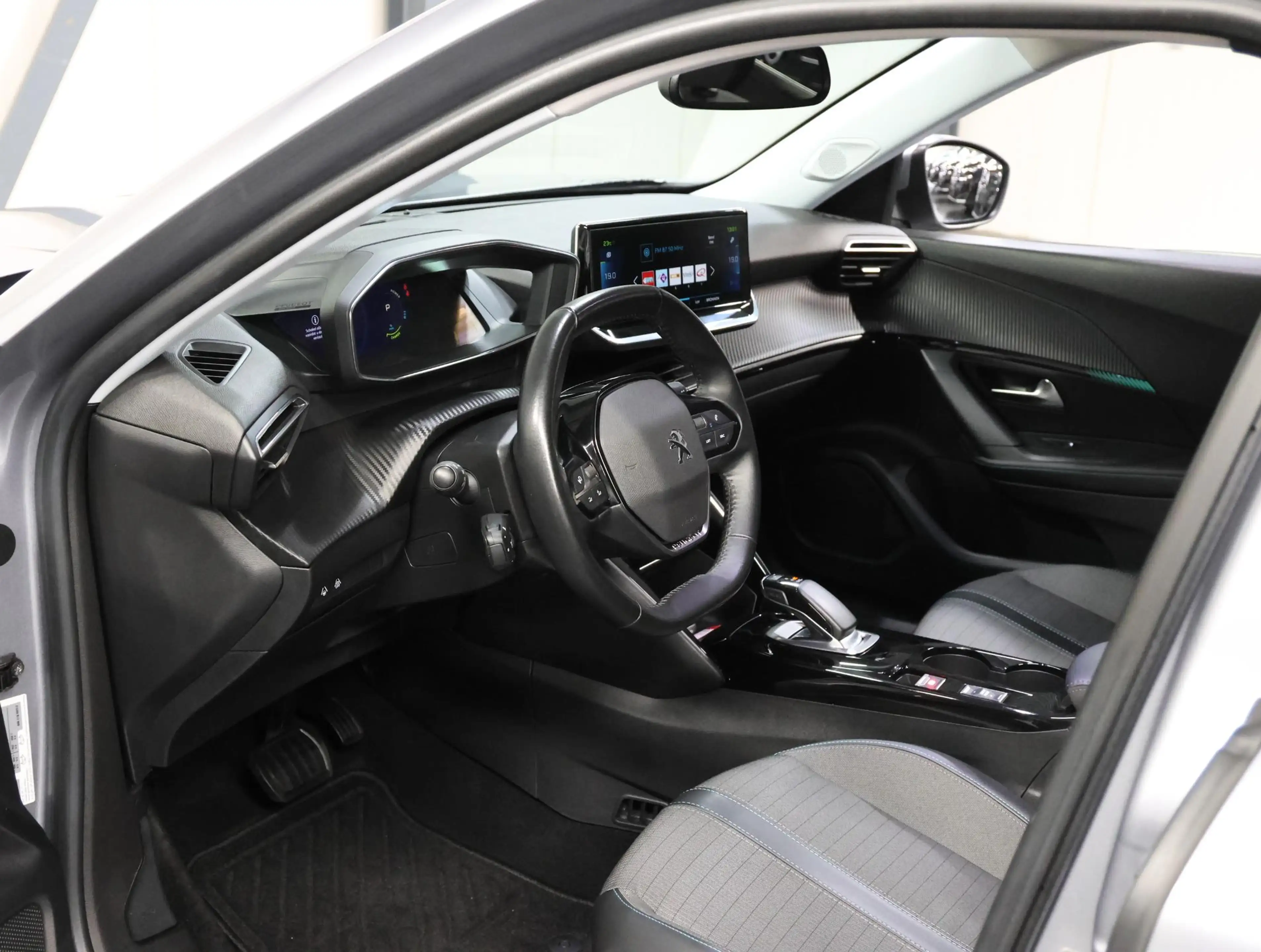 Peugeot e-2008 EV Blue Lease Allure 50 kWh 136PK | 1ste eigenaar — photo 11