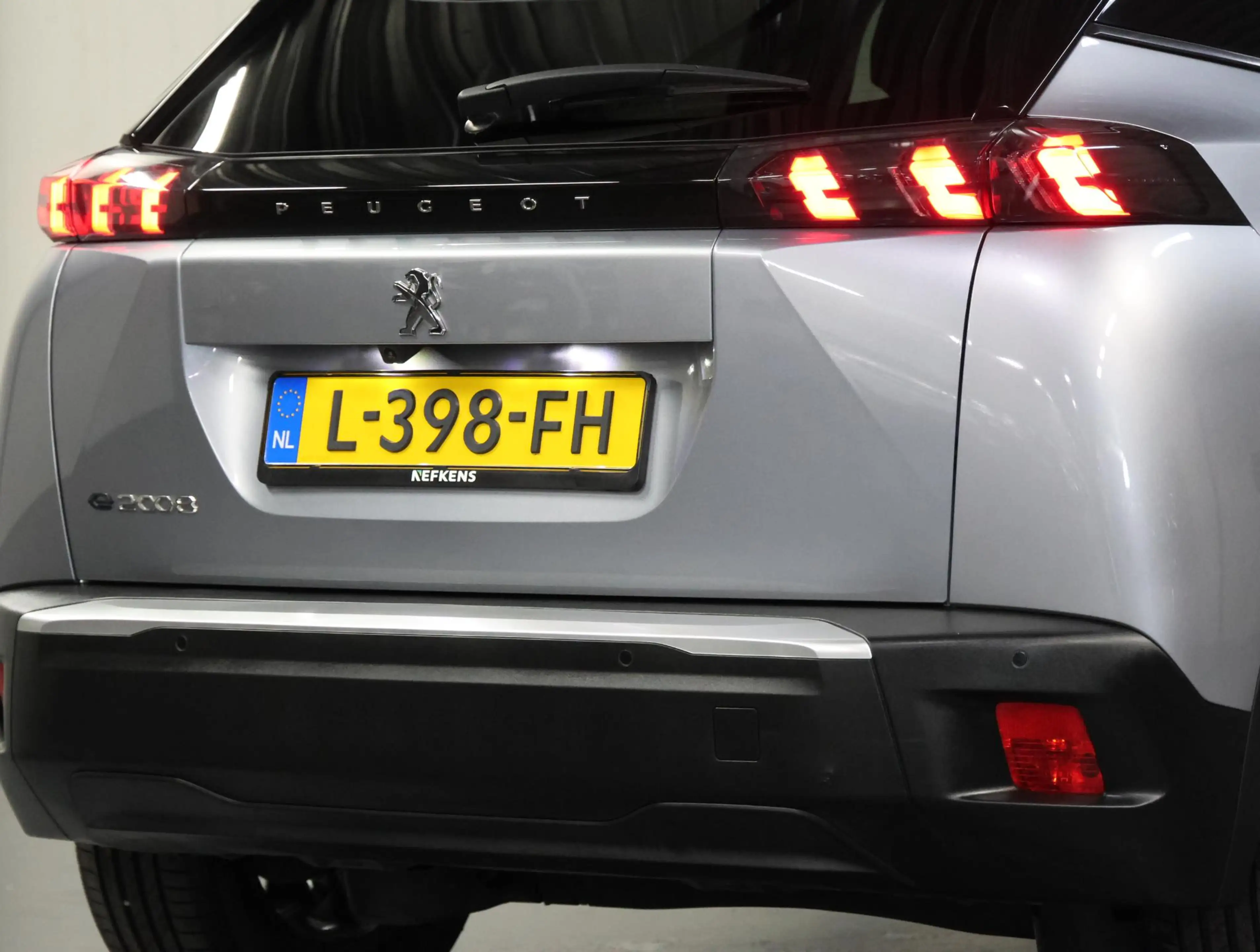 Peugeot e-2008 EV Blue Lease Allure 50 kWh 136PK | 1ste eigenaar — photo 7