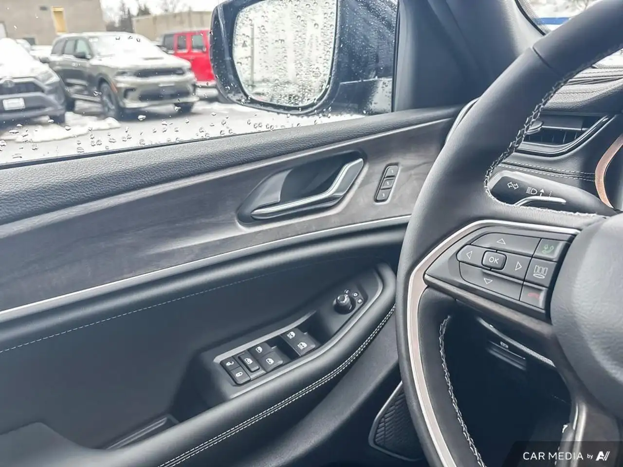 Jeep Grand Cherokee снимка Jeep Grand Cherokee