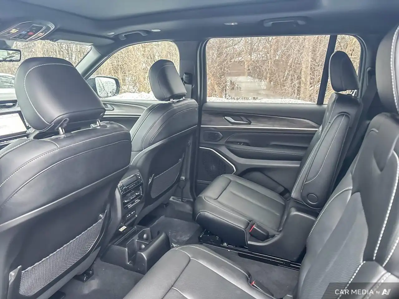 Jeep Grand Cherokee снимка Jeep Grand Cherokee