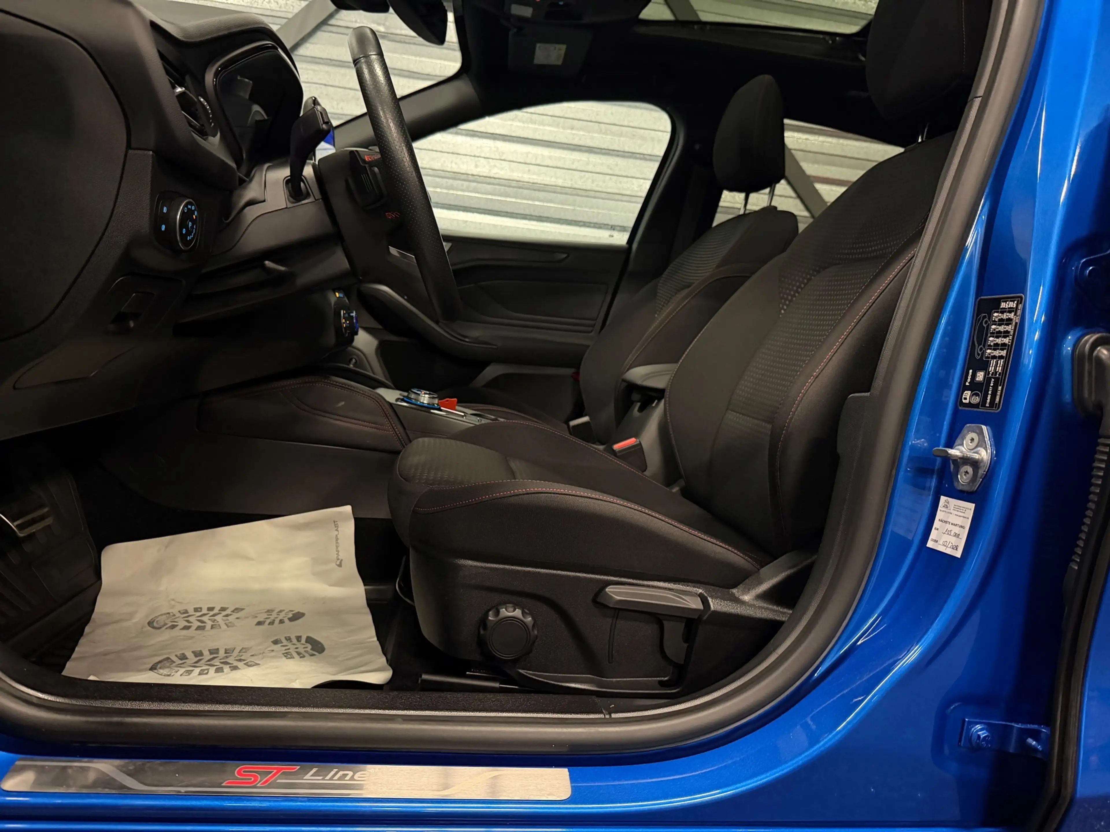 Ford Focus 1.5 EcoBoost ST Line AUT/PANO/LED/B&O/NAVI/LANE-AS — photo 9