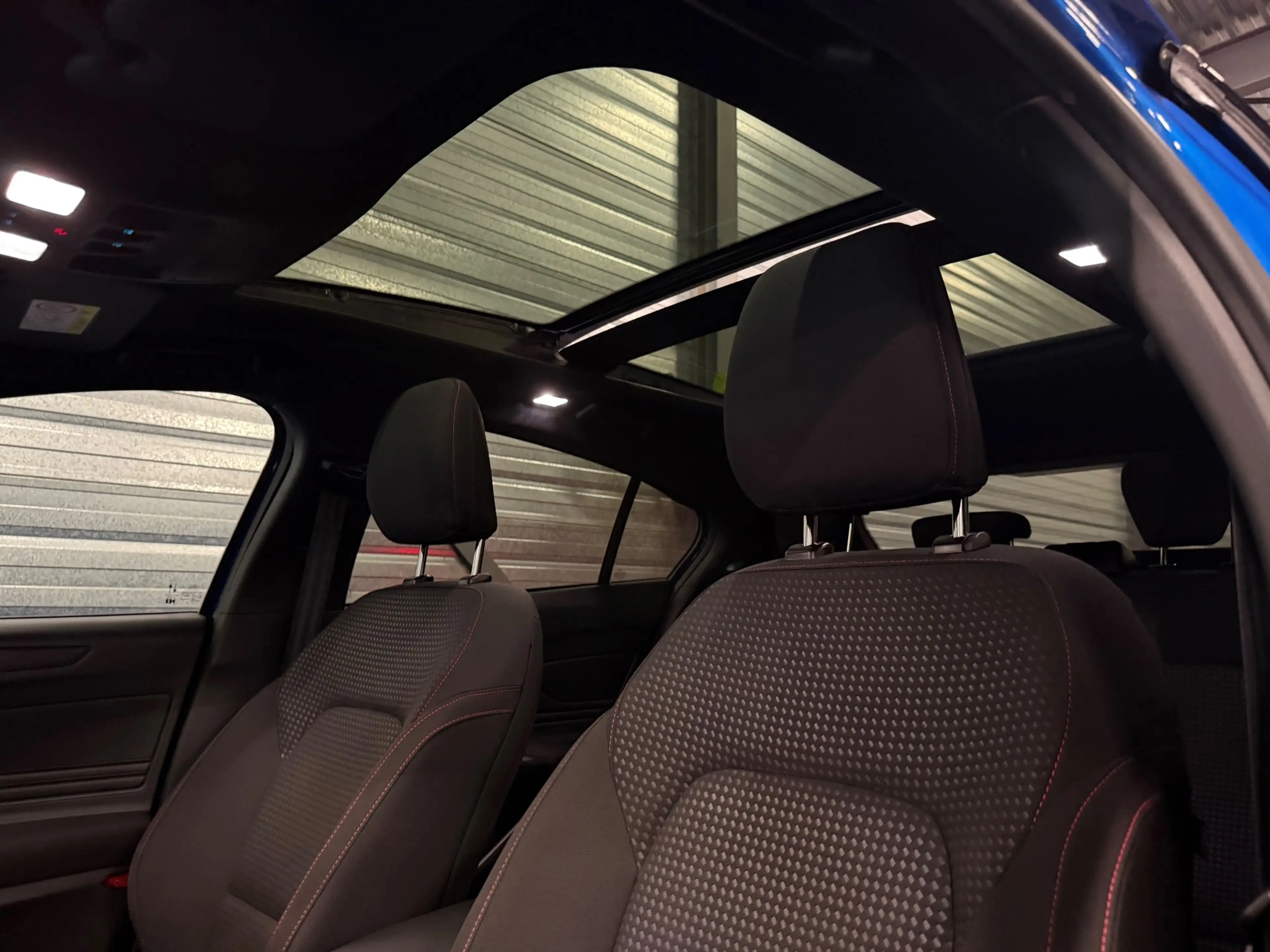 Ford Focus 1.5 EcoBoost ST Line AUT/PANO/LED/B&O/NAVI/LANE-AS — photo 14
