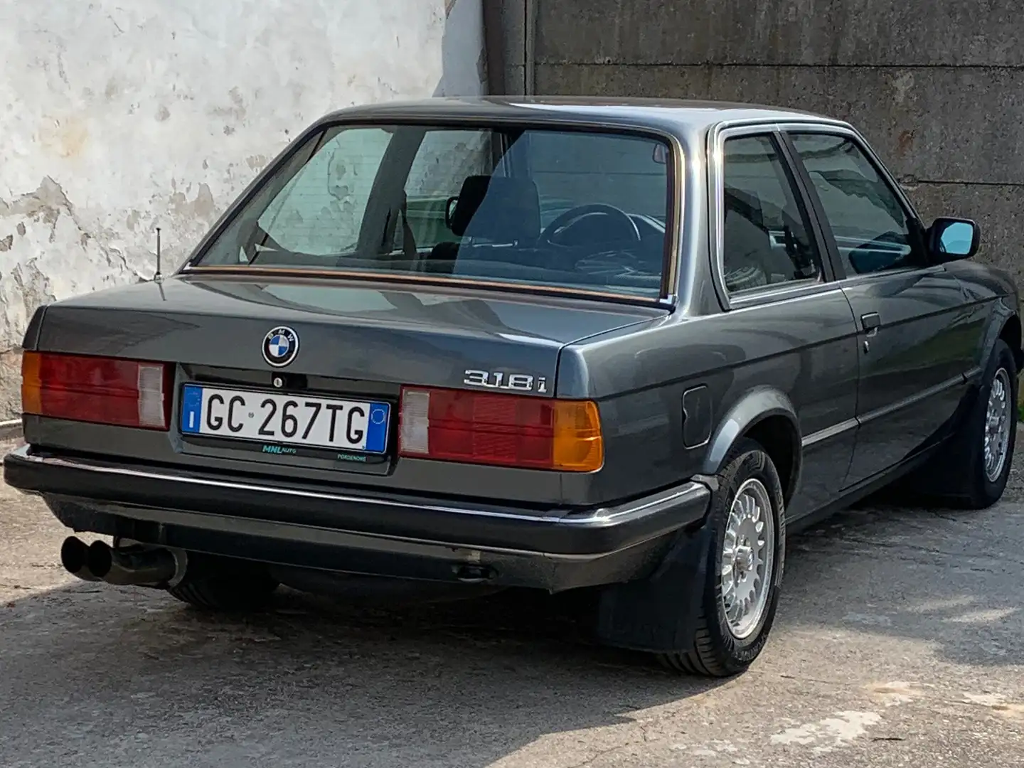 BMW 316 316 Šedá - 1