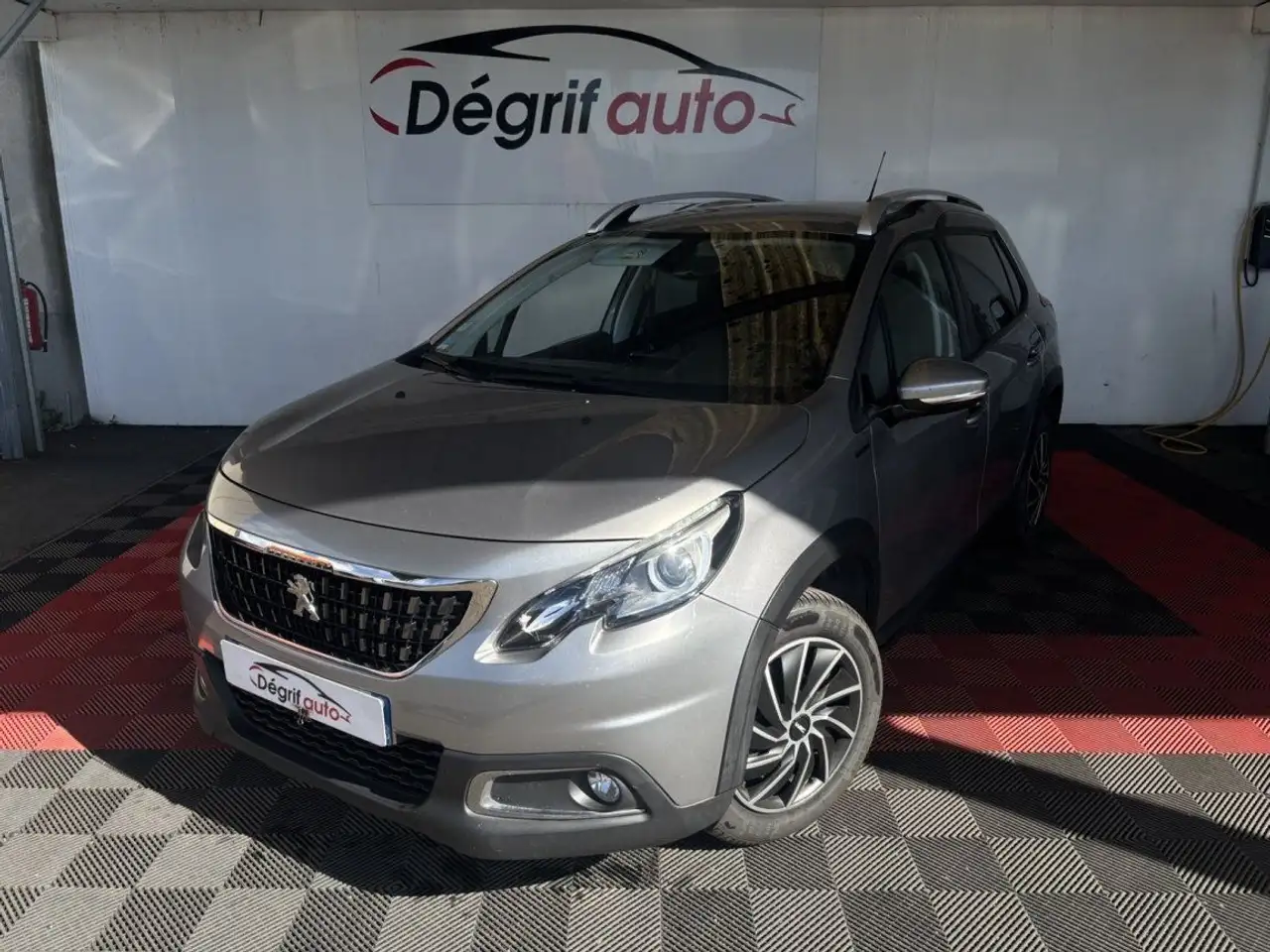 Peugeot 2008 BlueHDi 100ch SetS BVM5 Signature