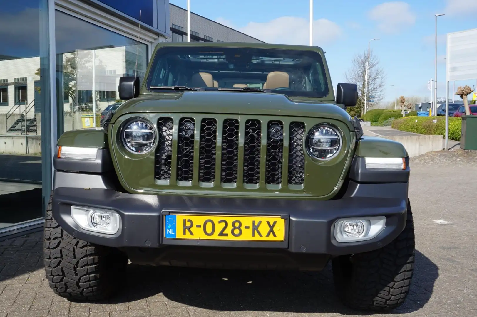 Jeep Wrangler Unlimited 4xe 380 Sahara softtop cabrio / navigati Groen - 2