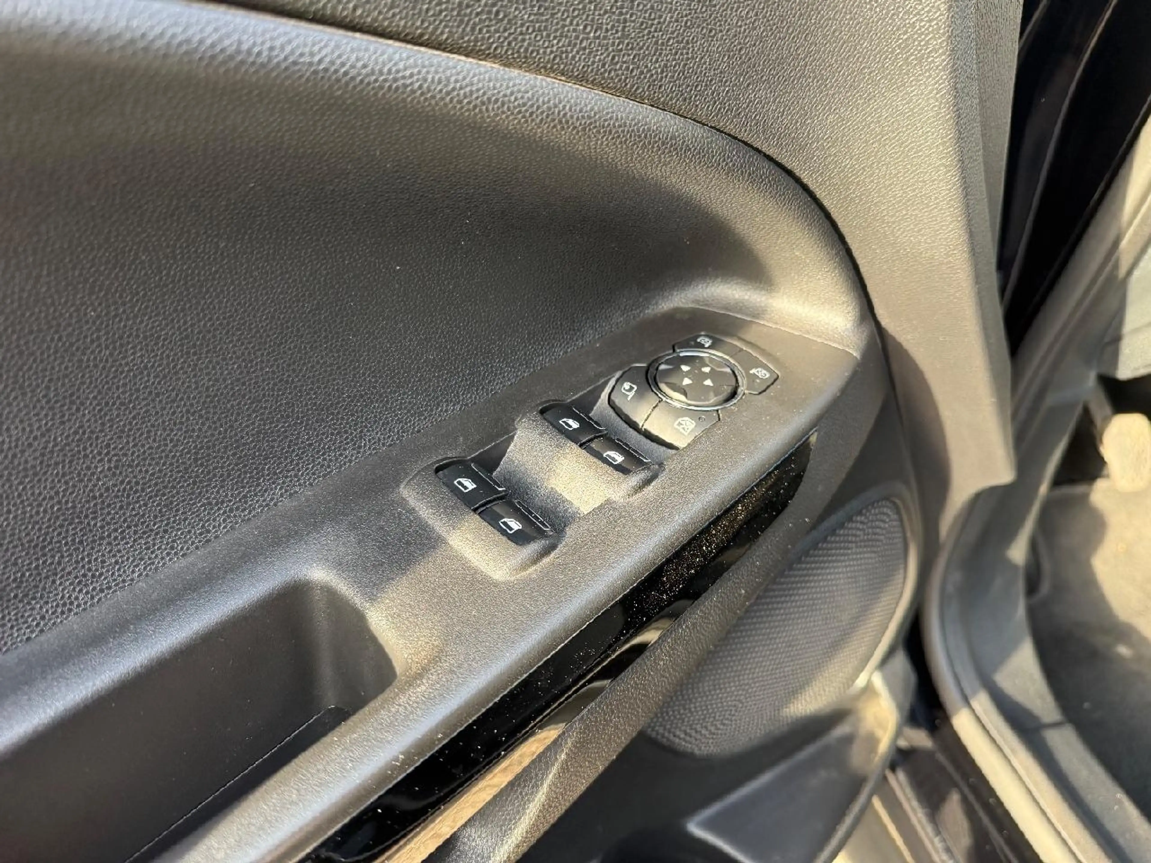 Ford EcoSport Titanium — photo 10