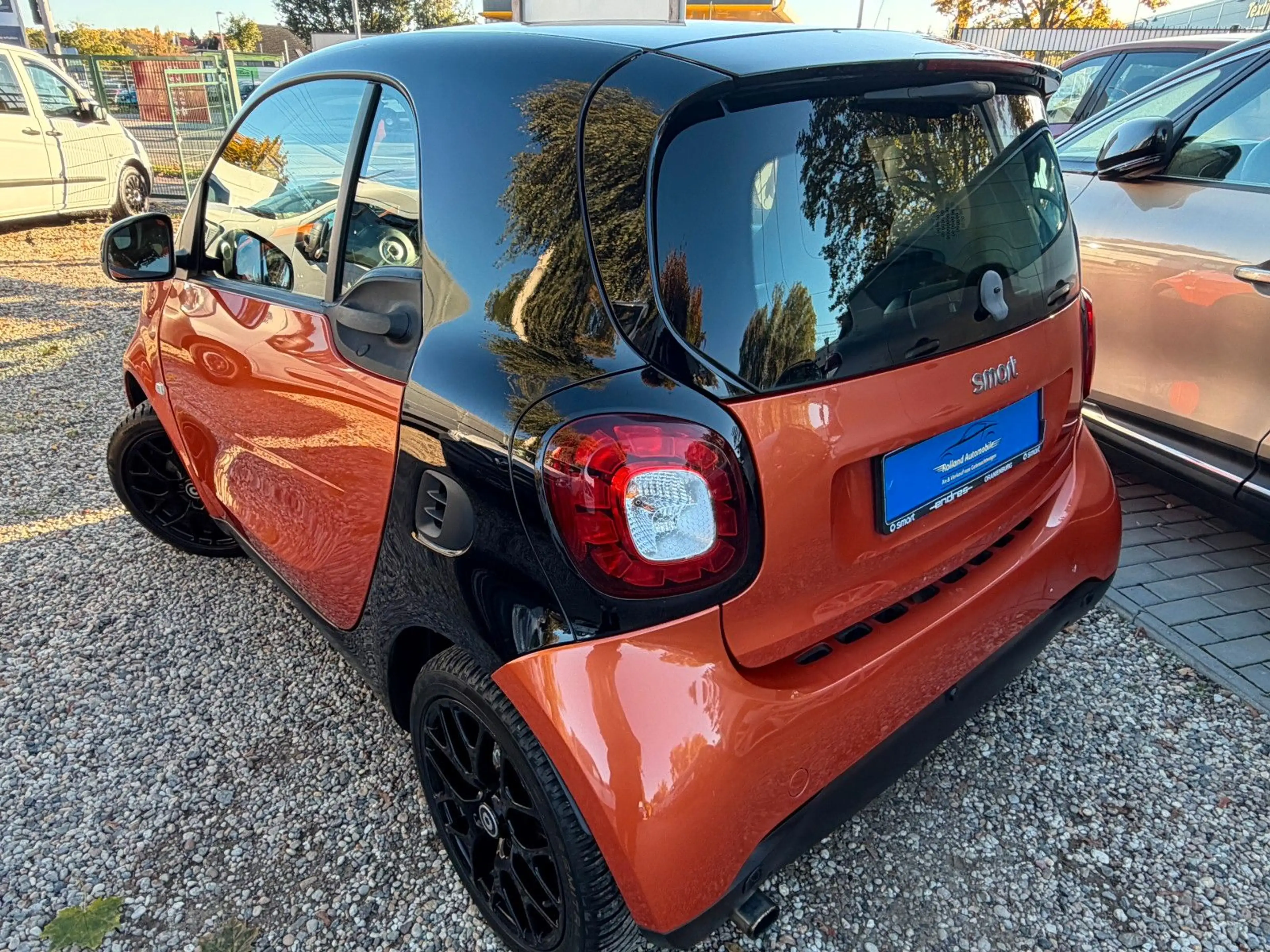 smart forTwo *1.HD*Aut*Navi*JBL*Kamera*SHZ*Pano*TÜV NEU — photo 5