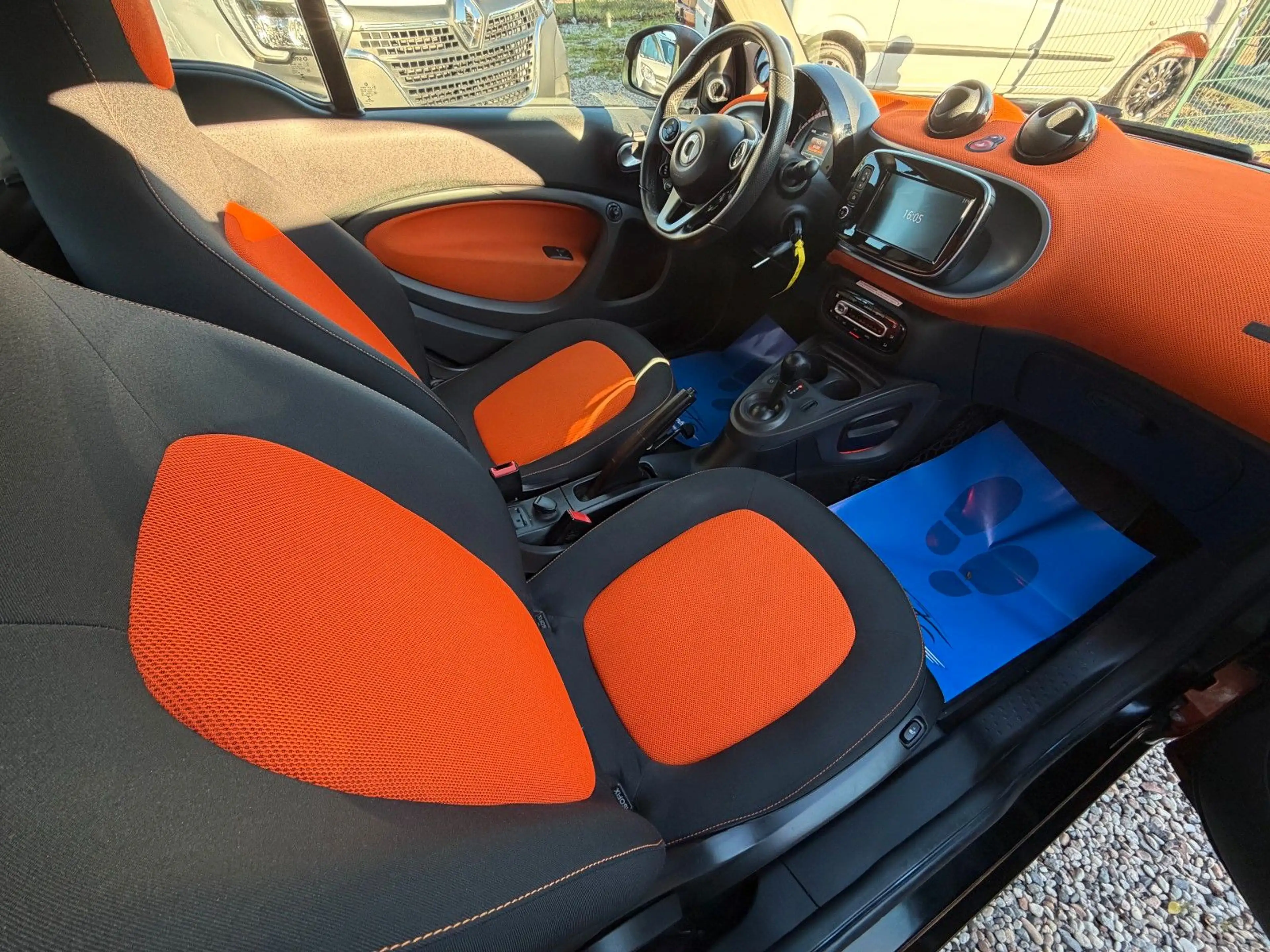 smart forTwo *1.HD*Aut*Navi*JBL*Kamera*SHZ*Pano*TÜV NEU — photo 15