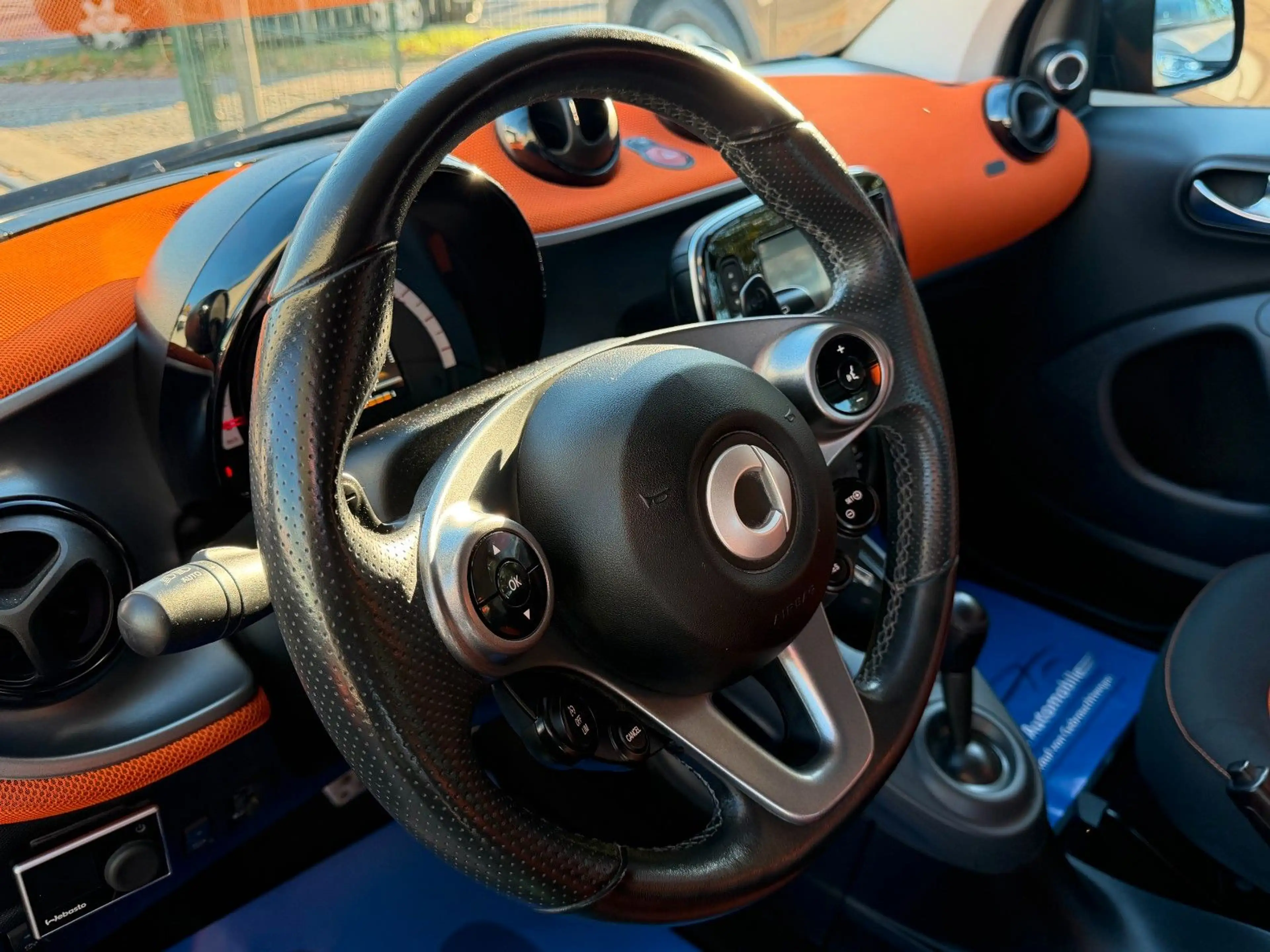 smart forTwo *1.HD*Aut*Navi*JBL*Kamera*SHZ*Pano*TÜV NEU — photo 13