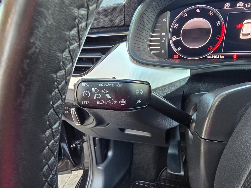 Skoda Kamiq Ambition AHK LED Navi Android Apple Car — photo 12