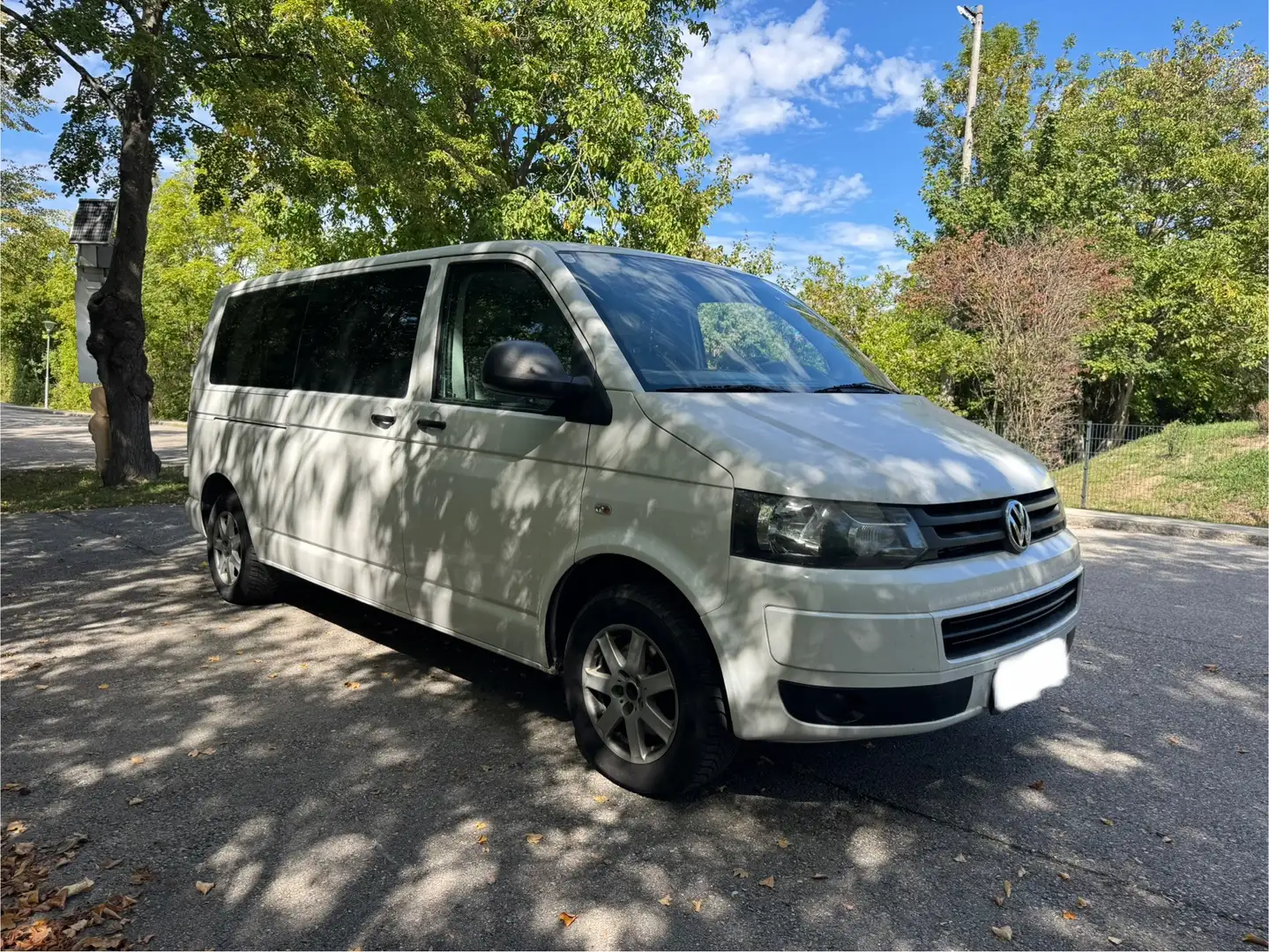 Volkswagen T5 Caravelle Transporter 2.0 Lang - 2