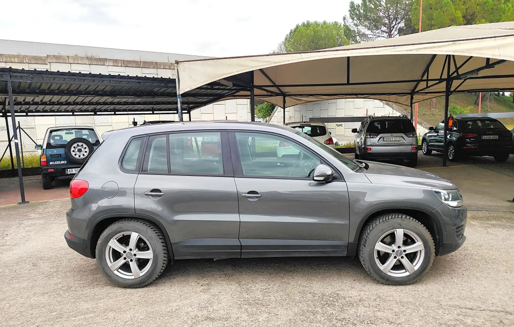 Volkswagen Tiguan 2.0TDI BMT Country 4Motion 140 Gris - 2