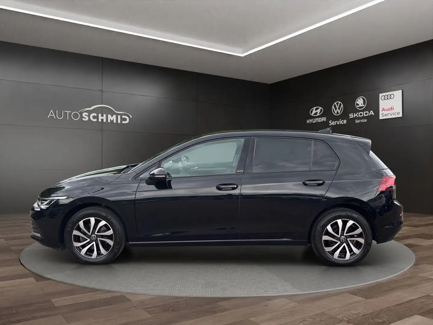 Volkswagen Golf Active 1.0 eTSI DSG RFK ACC Zwart - 2