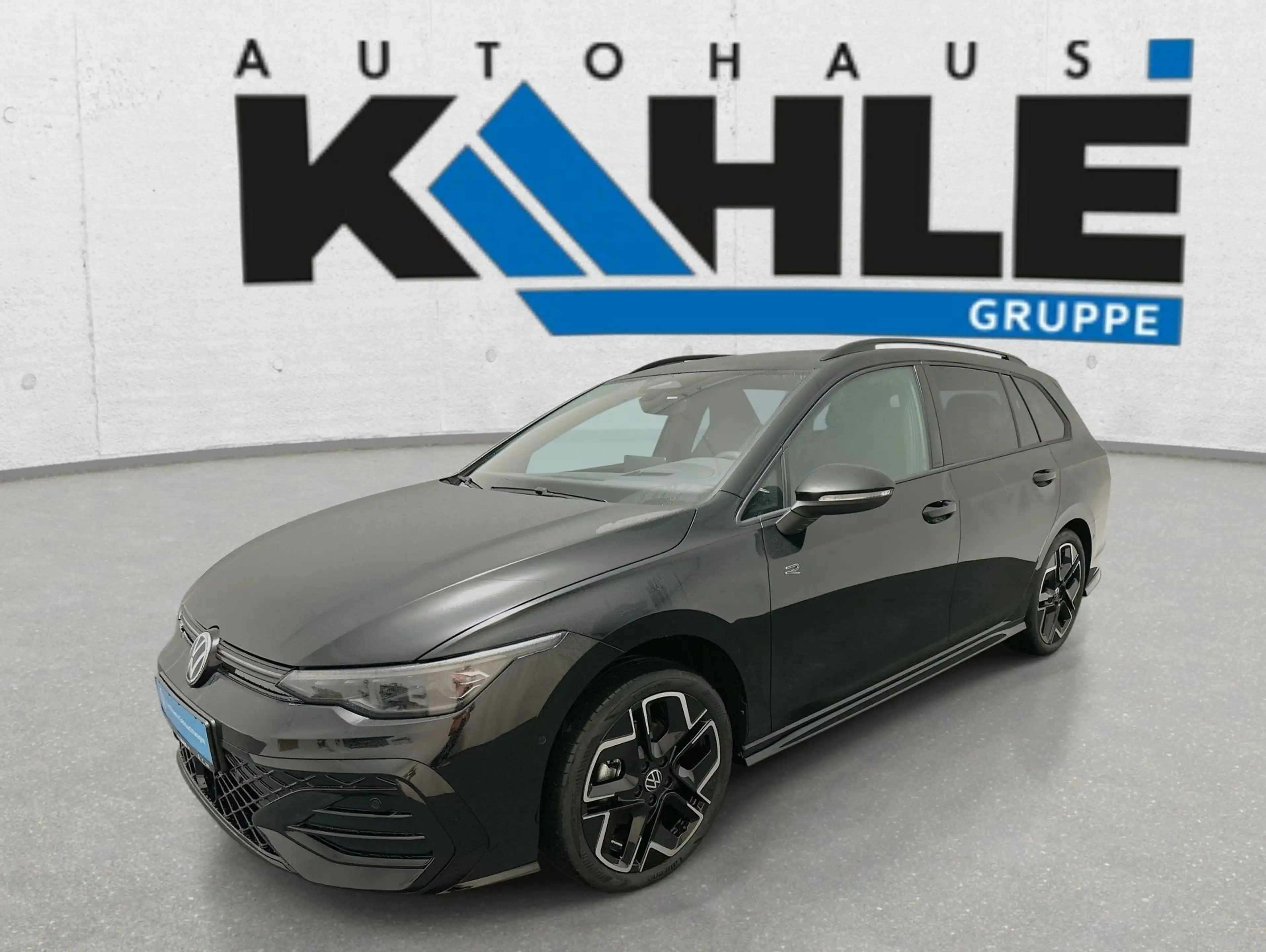 Volkswagen Golf Variant 1.5 eTSI DSG R-Line CarPlay Pano — photo 2