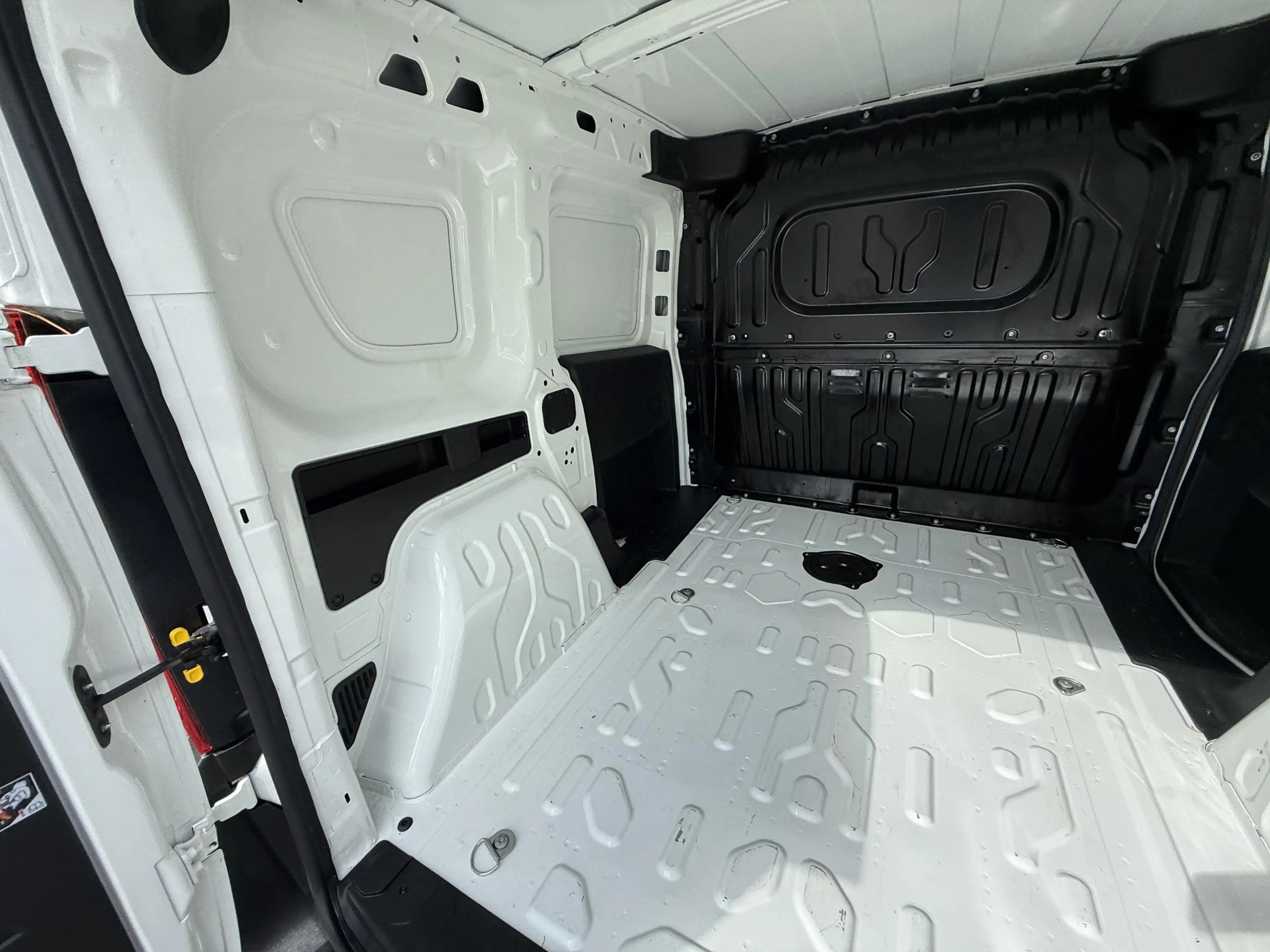 Fiat Doblo Cargo 1.6 MJ L1H1 — photo 9