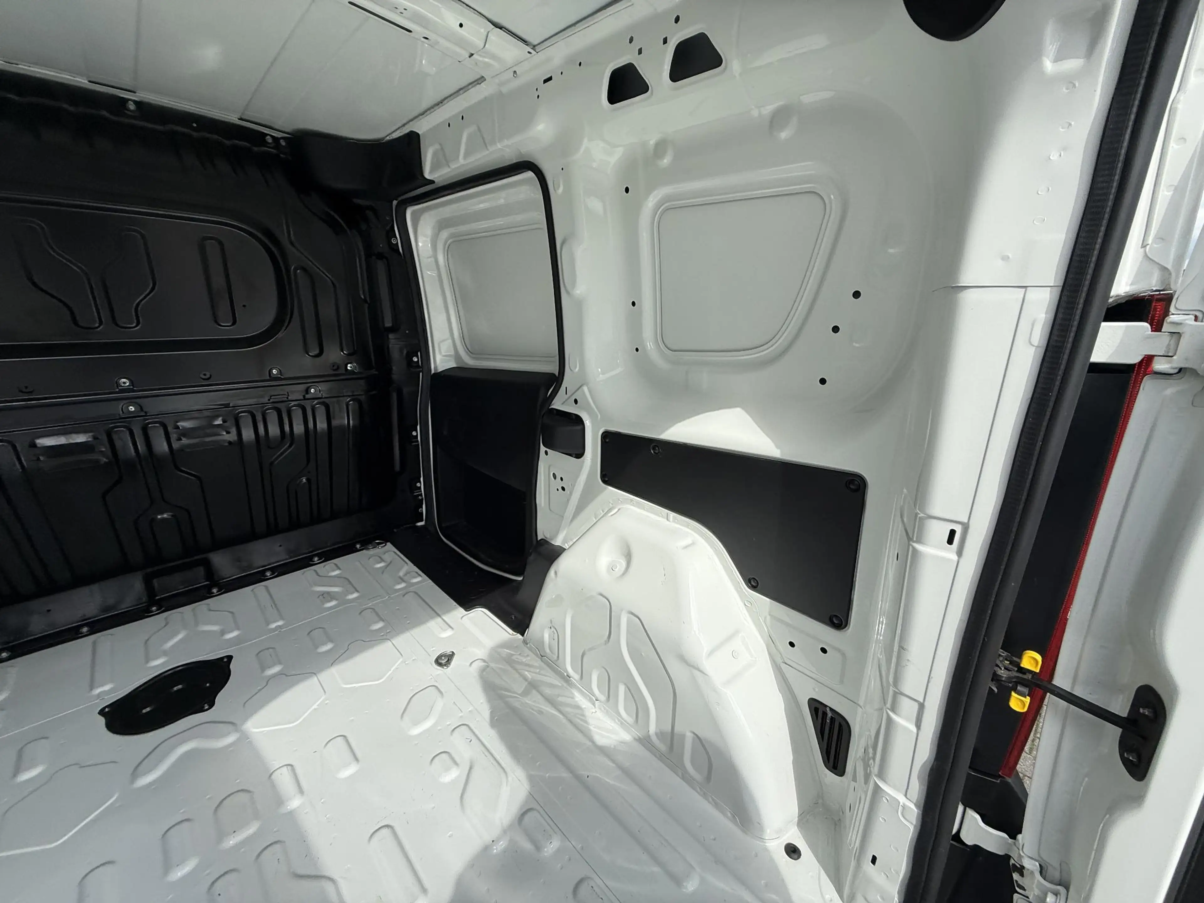 Fiat Doblo Cargo 1.6 MJ L1H1 — photo 8