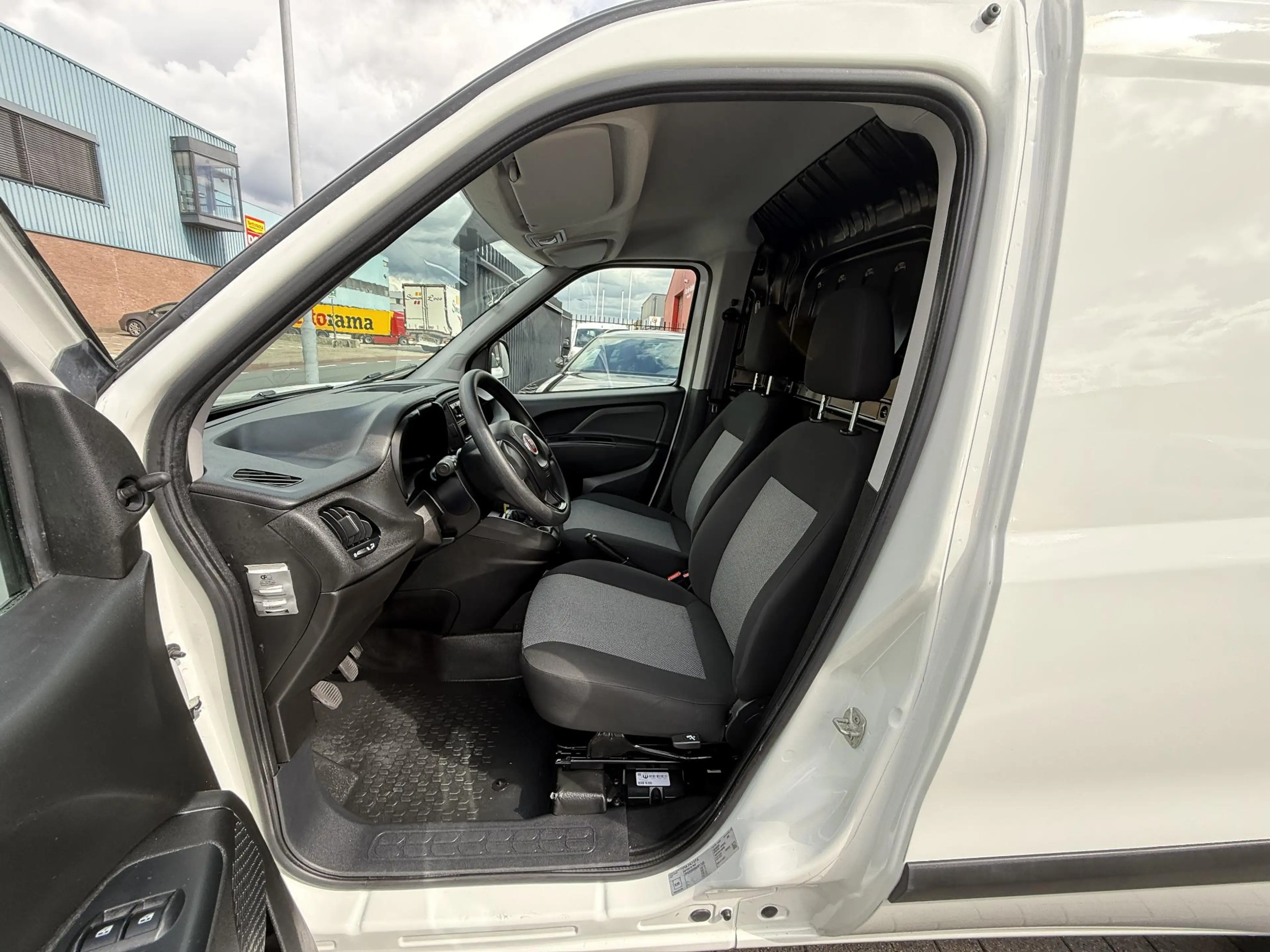 Fiat Doblo Cargo 1.6 MJ L1H1 — photo 12