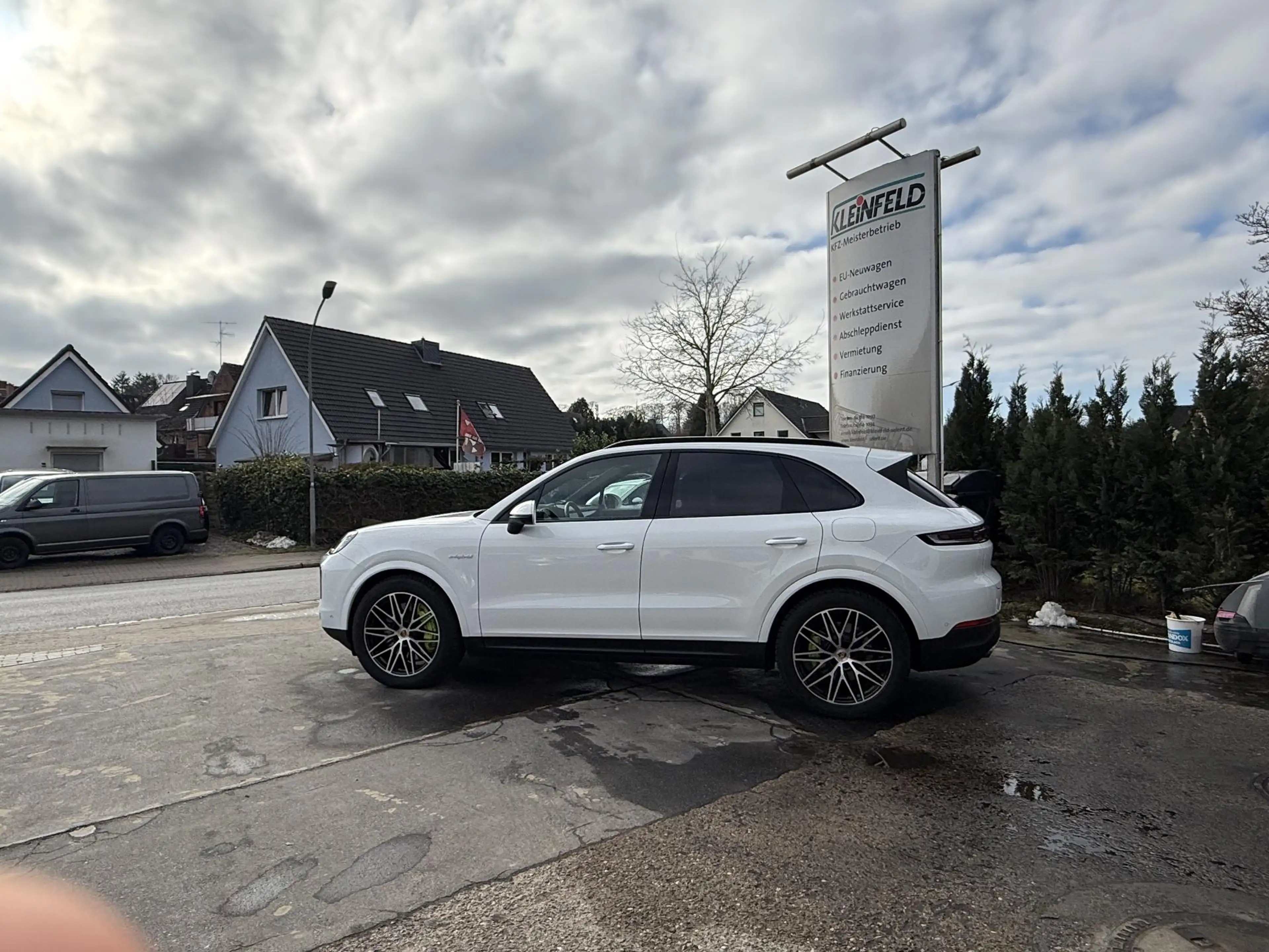 Porsche Cayenne S E-Hybrid Pano/AHK/Sport Chrono/HUD/InnoDrive/... — photo 2