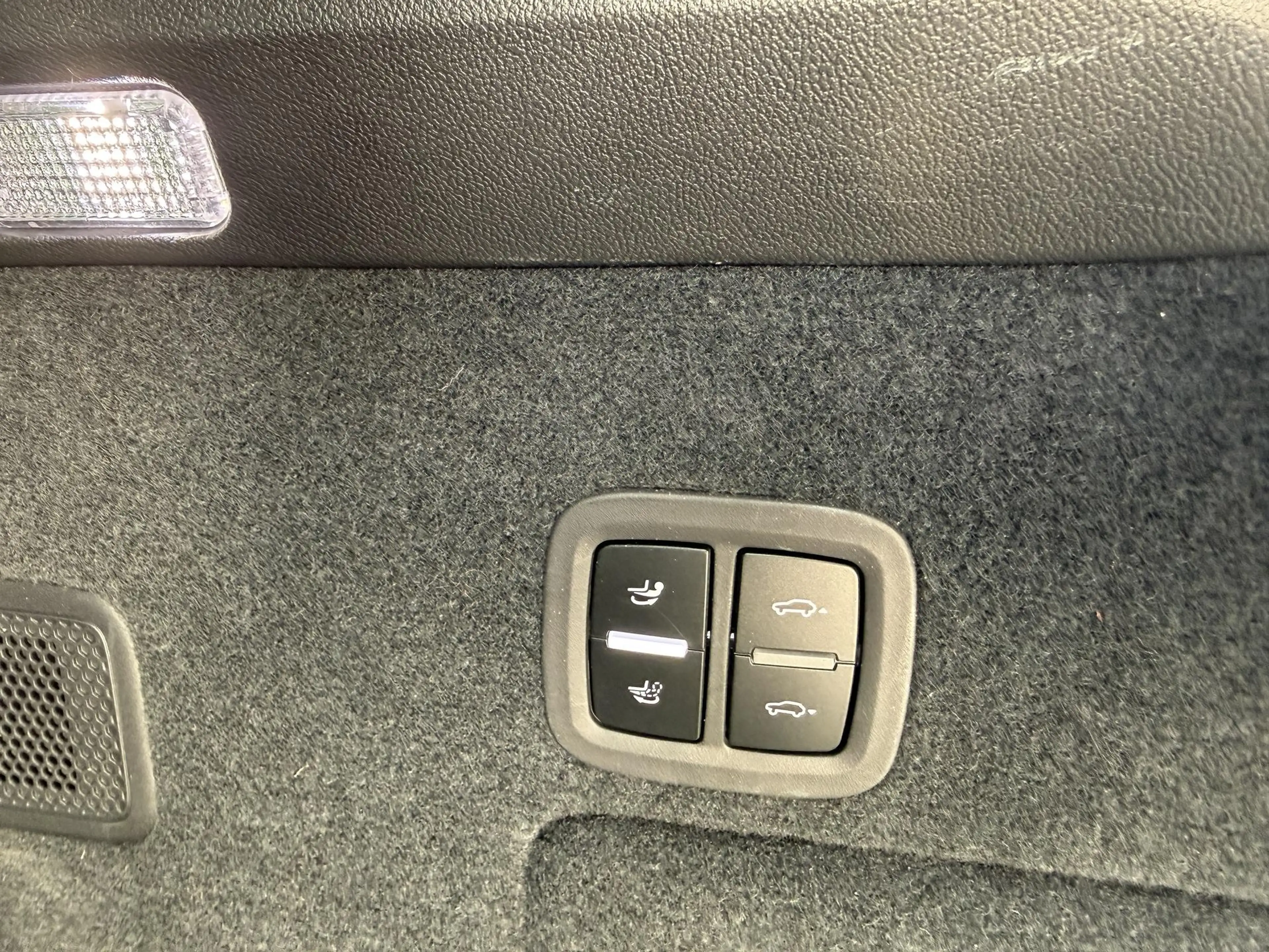 Porsche Cayenne S E-Hybrid Pano/AHK/Sport Chrono/HUD/InnoDrive/... — photo 21