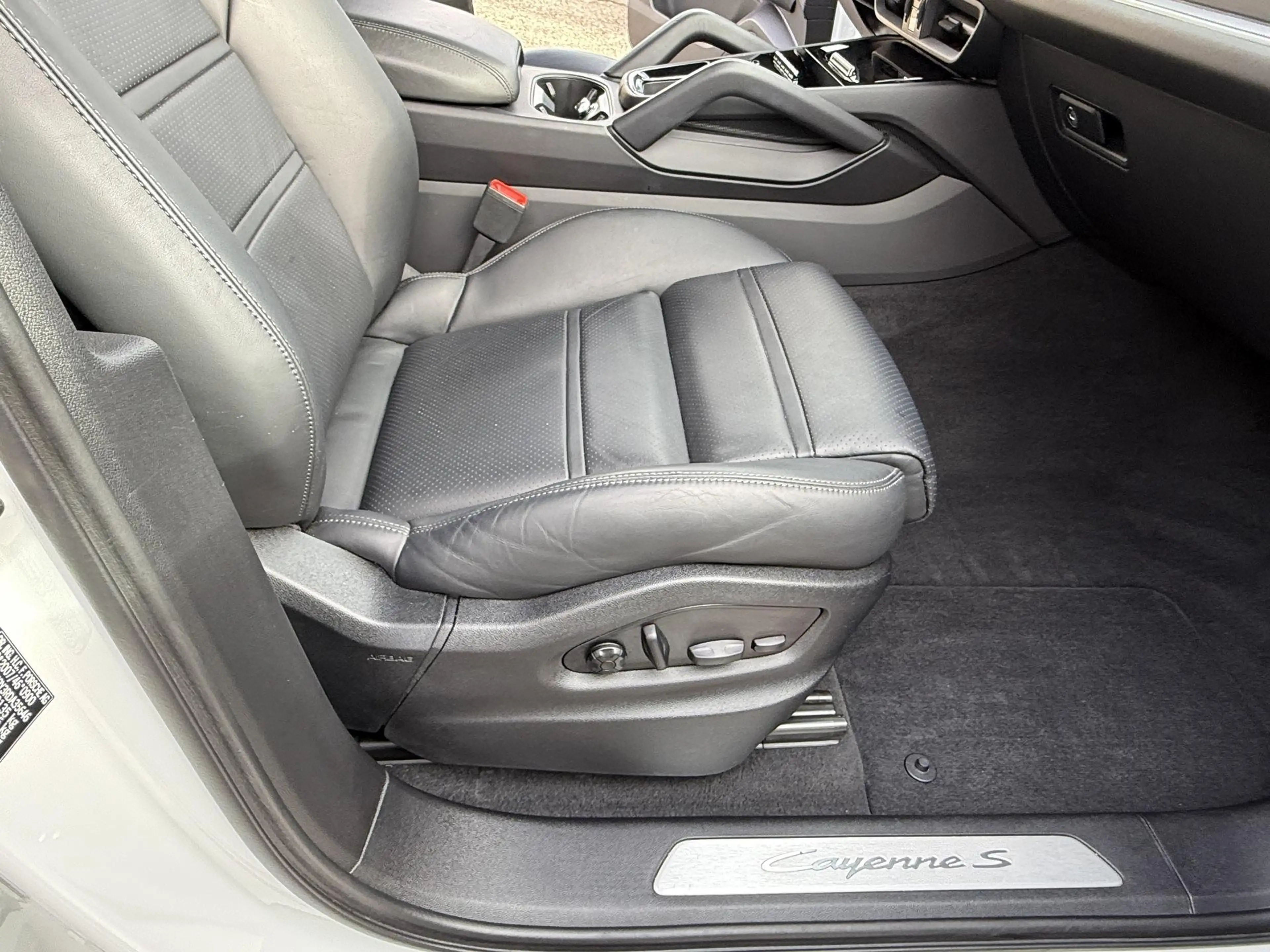 Porsche Cayenne S E-Hybrid Pano/AHK/Sport Chrono/HUD/InnoDrive/... — photo 11