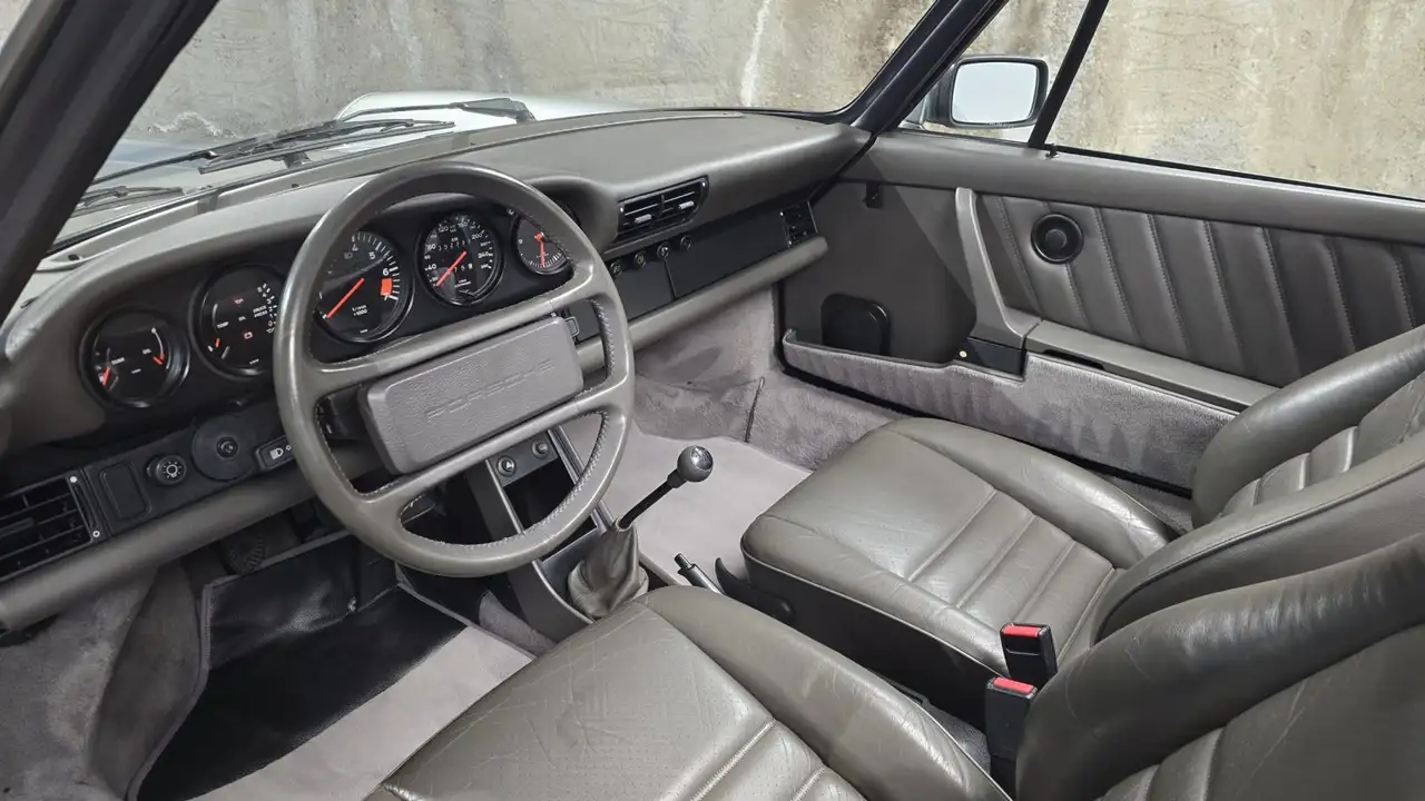 Porsche 911 Carrera 3.2 Cabriolet G50, foto 10