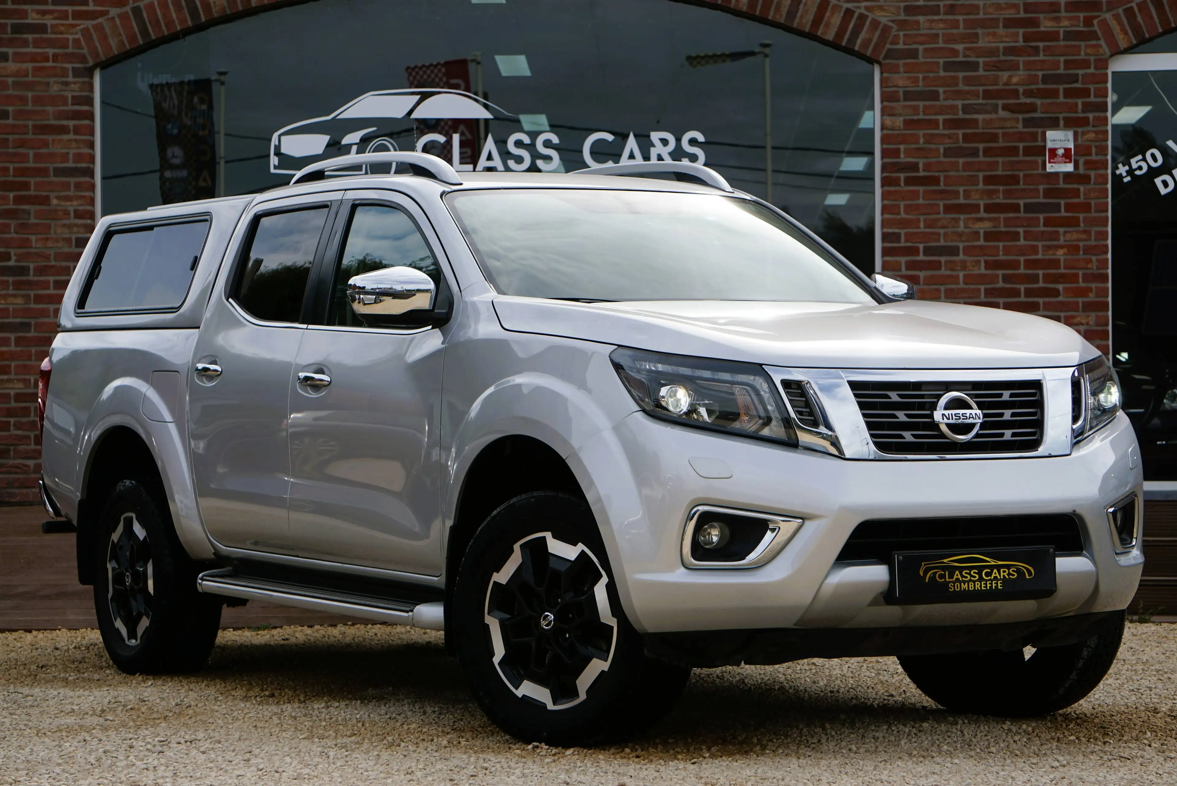 Nissan Navara 2.3 dCi 4WD Tekna / AUTOMATIQUE / TVA-BTW / XENON / CAM360 / TOIT OUVRANT / HARDTOP / EURO 6d-TEMP — photo 2