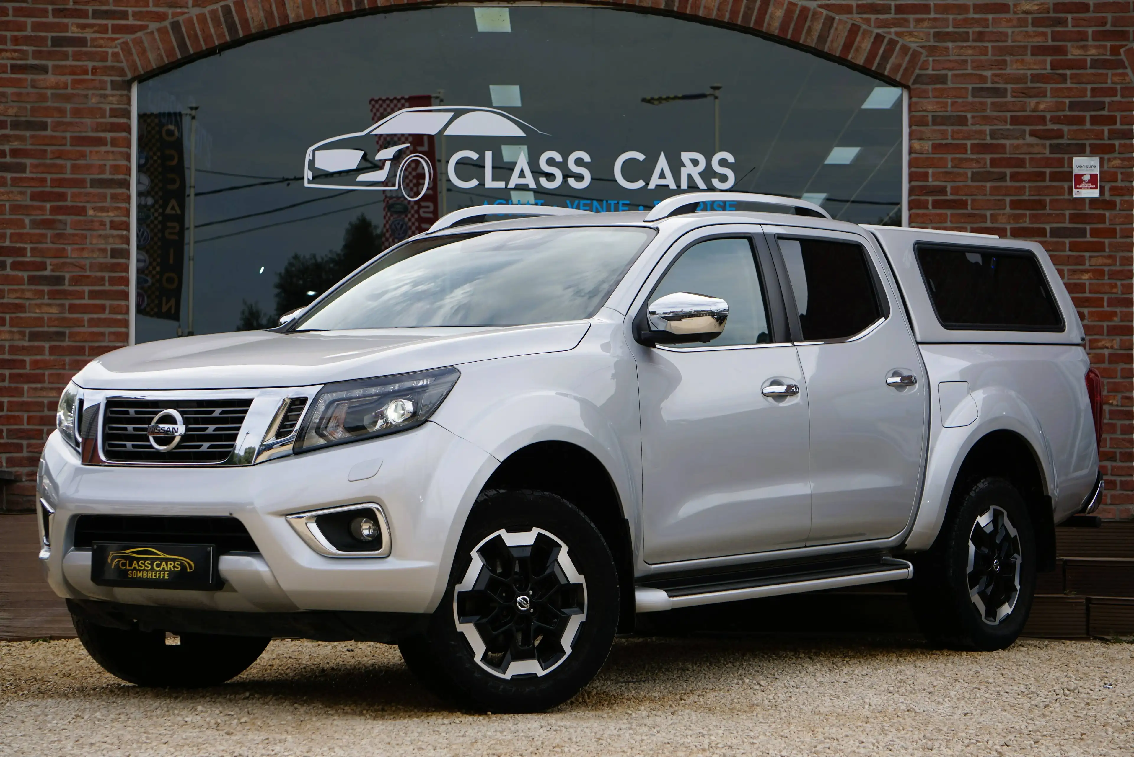 Nissan Navara 2.3 dCi 4WD Tekna / AUTOMATIQUE / TVA-BTW / XENON / CAM360 / TOIT OUVRANT / HARDTOP / EURO 6d-TEMP