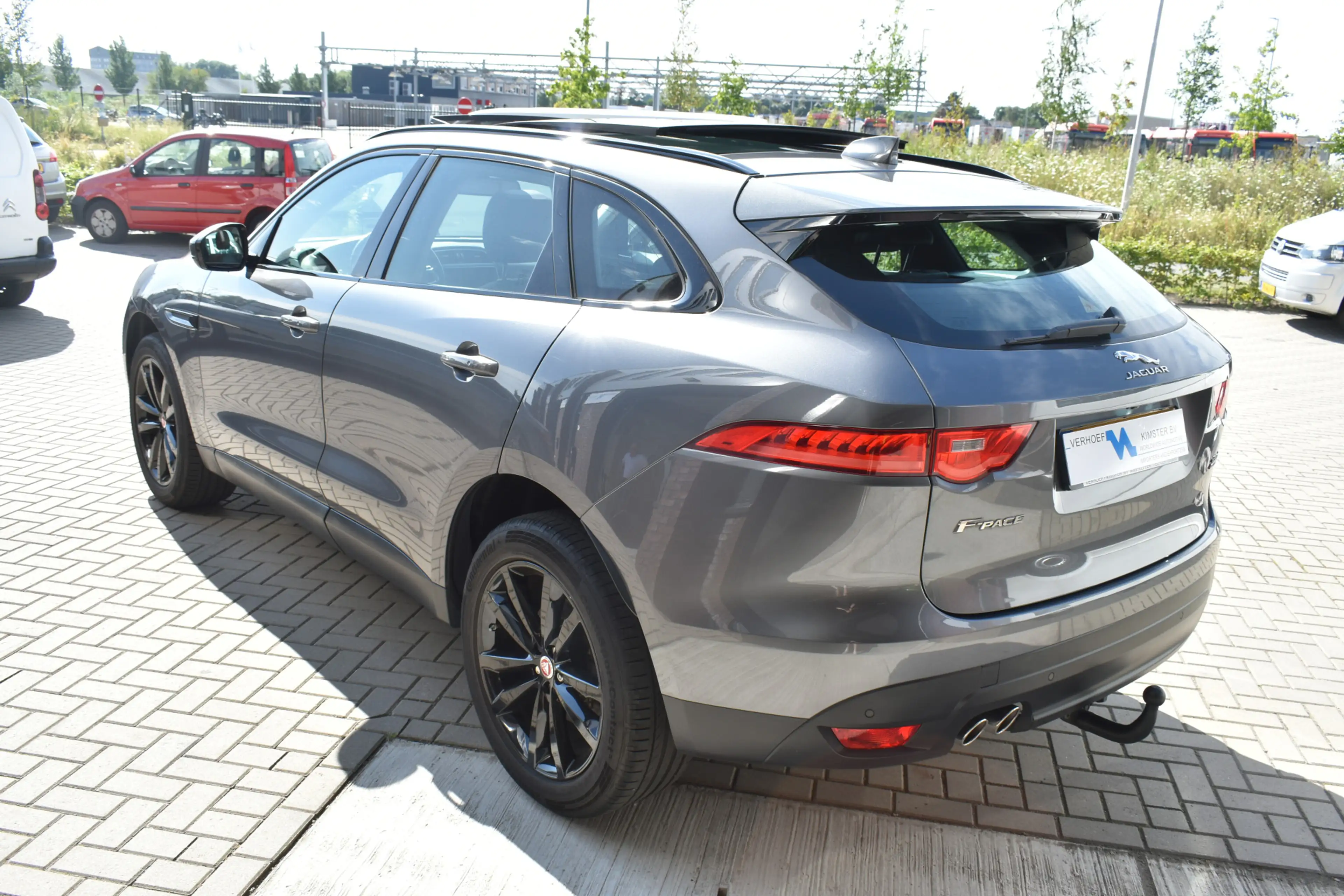 Jaguar F-Pace 2.0 Portfolio AWD 20d — photo 4