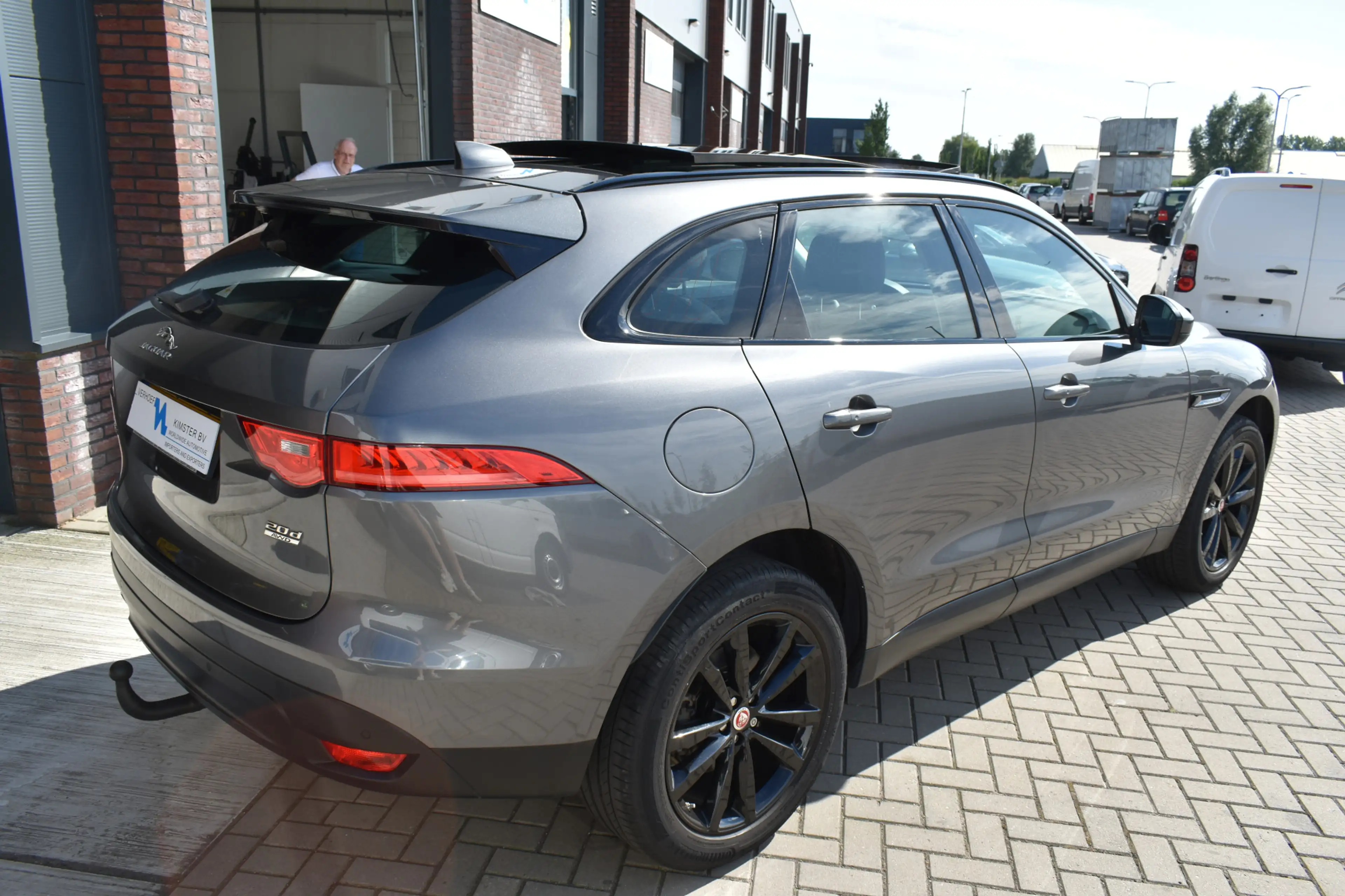 Jaguar F-Pace 2.0 Portfolio AWD 20d — photo 2