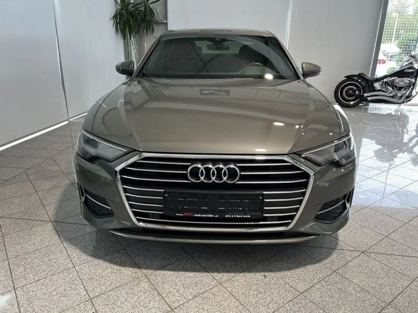 Audi A6 40 TDI sport Grau - 2
