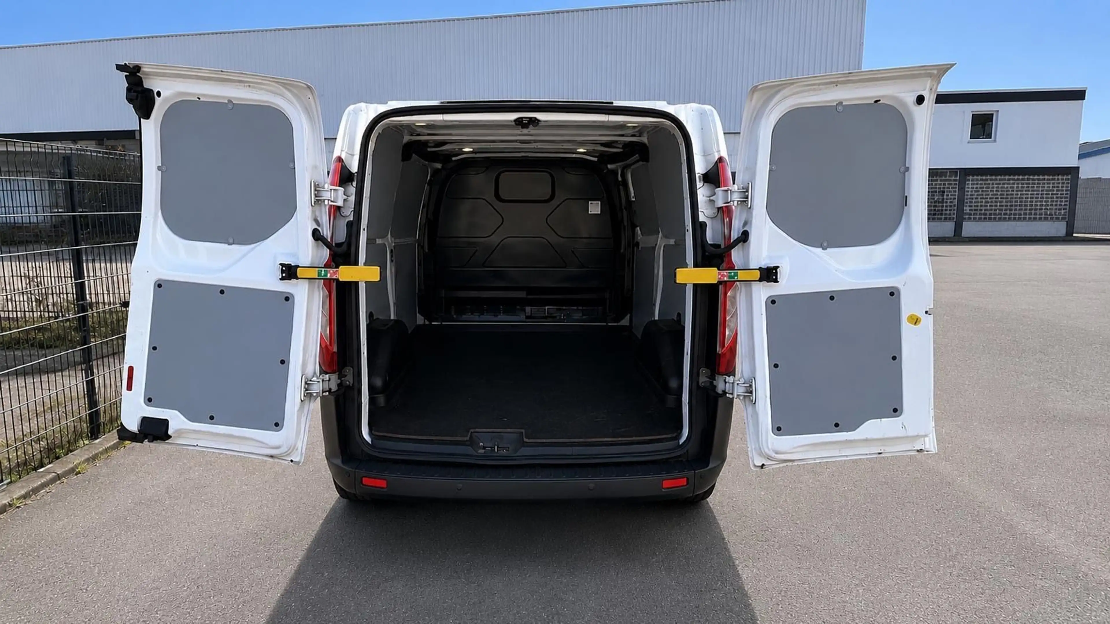 Ford Transit Custom Kasten 270 L1 Trend — photo 9