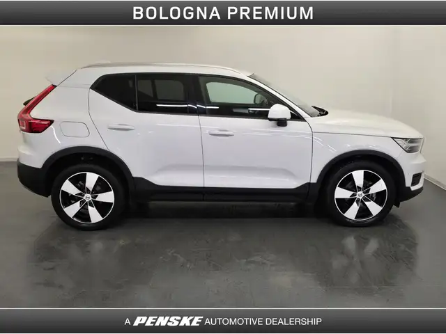 Volvo XC40 view 6